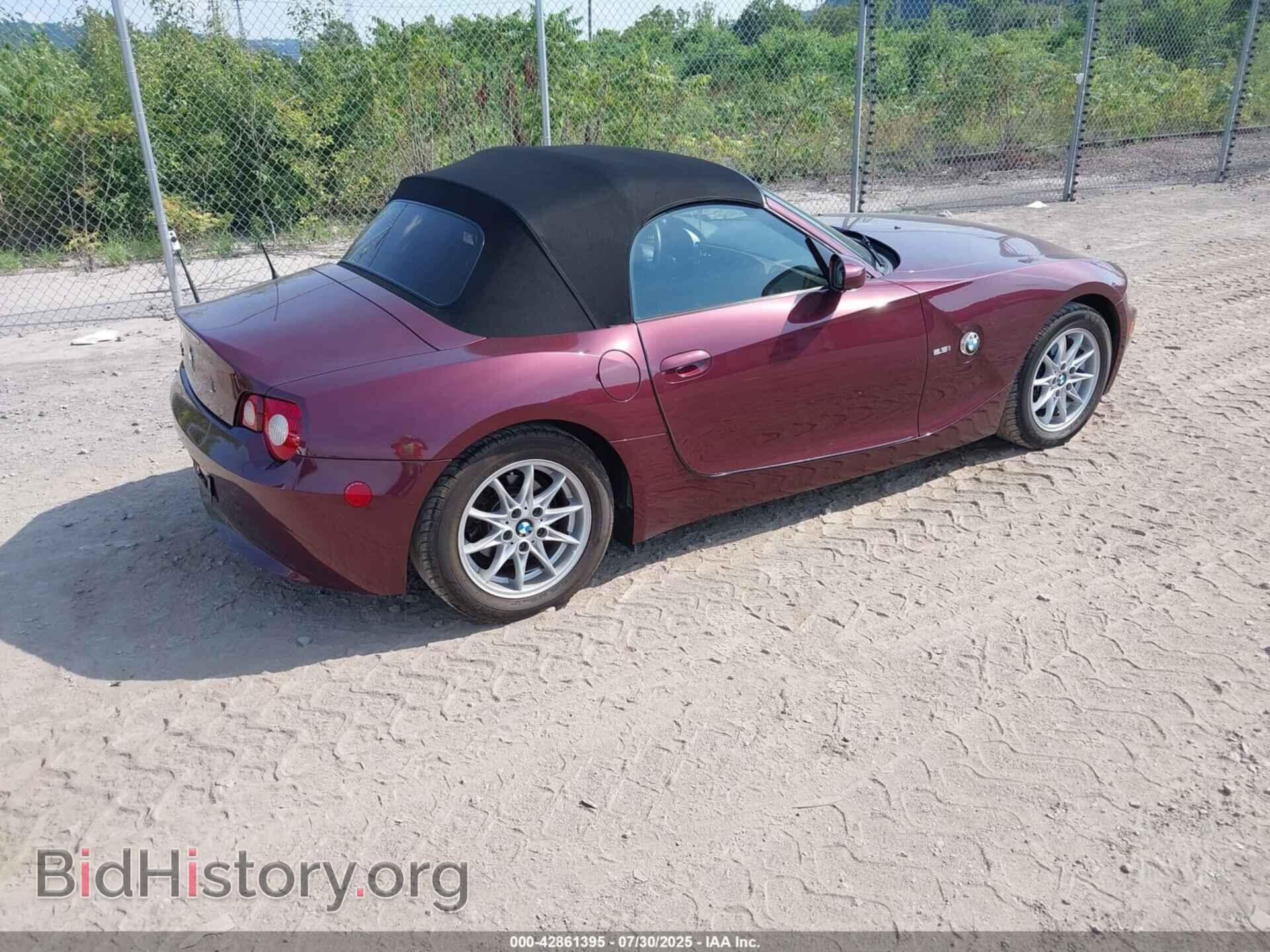 2005 BMW Z4 - VIN: 4USBT33585LS57335 - Photo 4