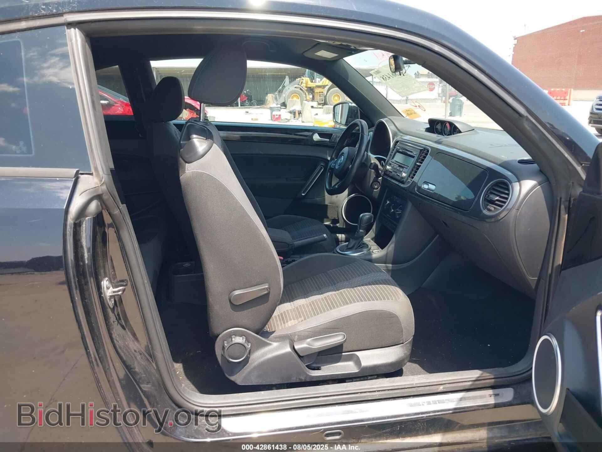 2014 VOLKSWAGEN BEETLE - VIN: 3VWVS7AT2EM664092 - Photo 5