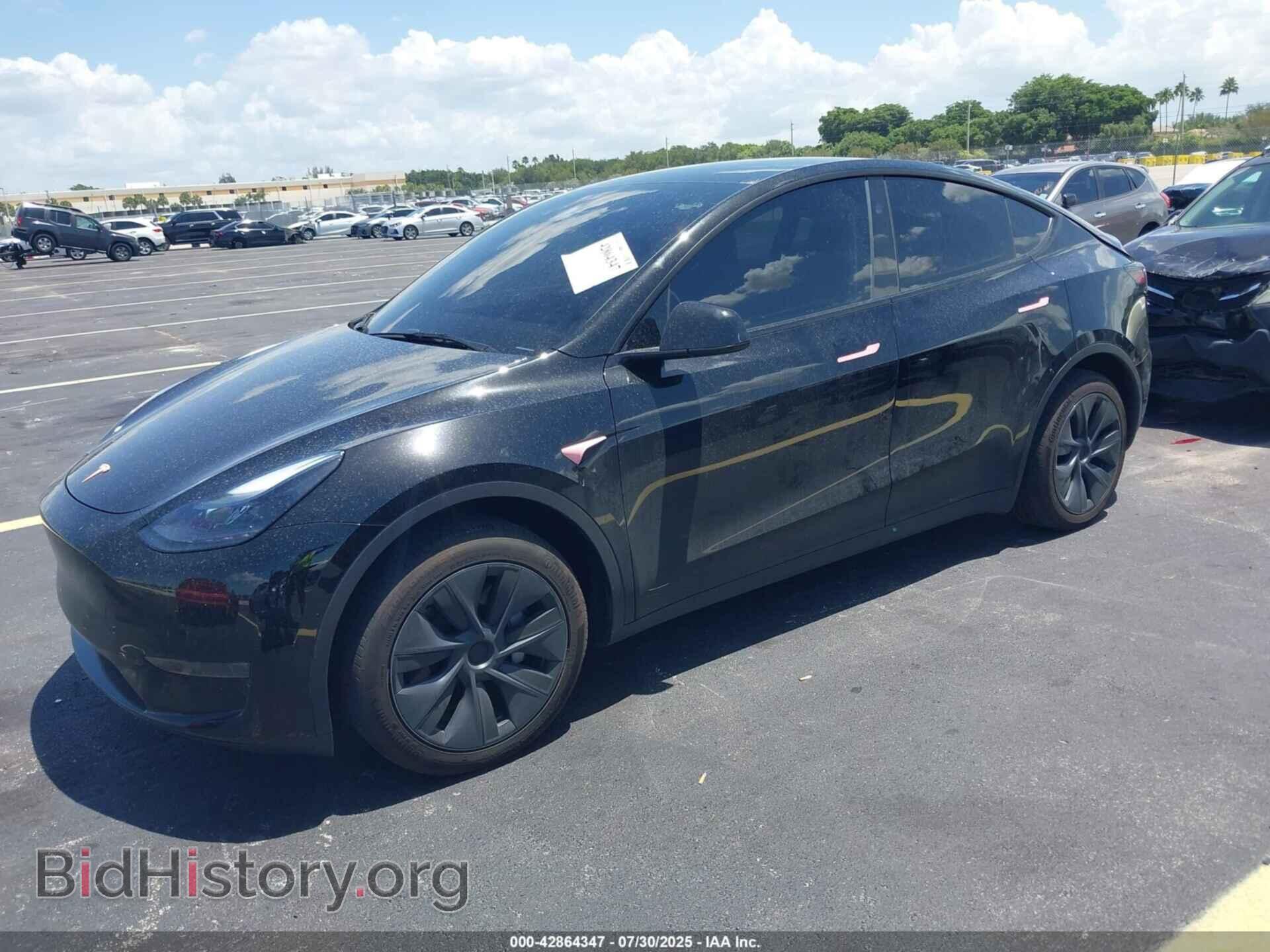 2025 TESLA MODEL Y - VIN: 7SAYGDED5SA379499 - Фото 2