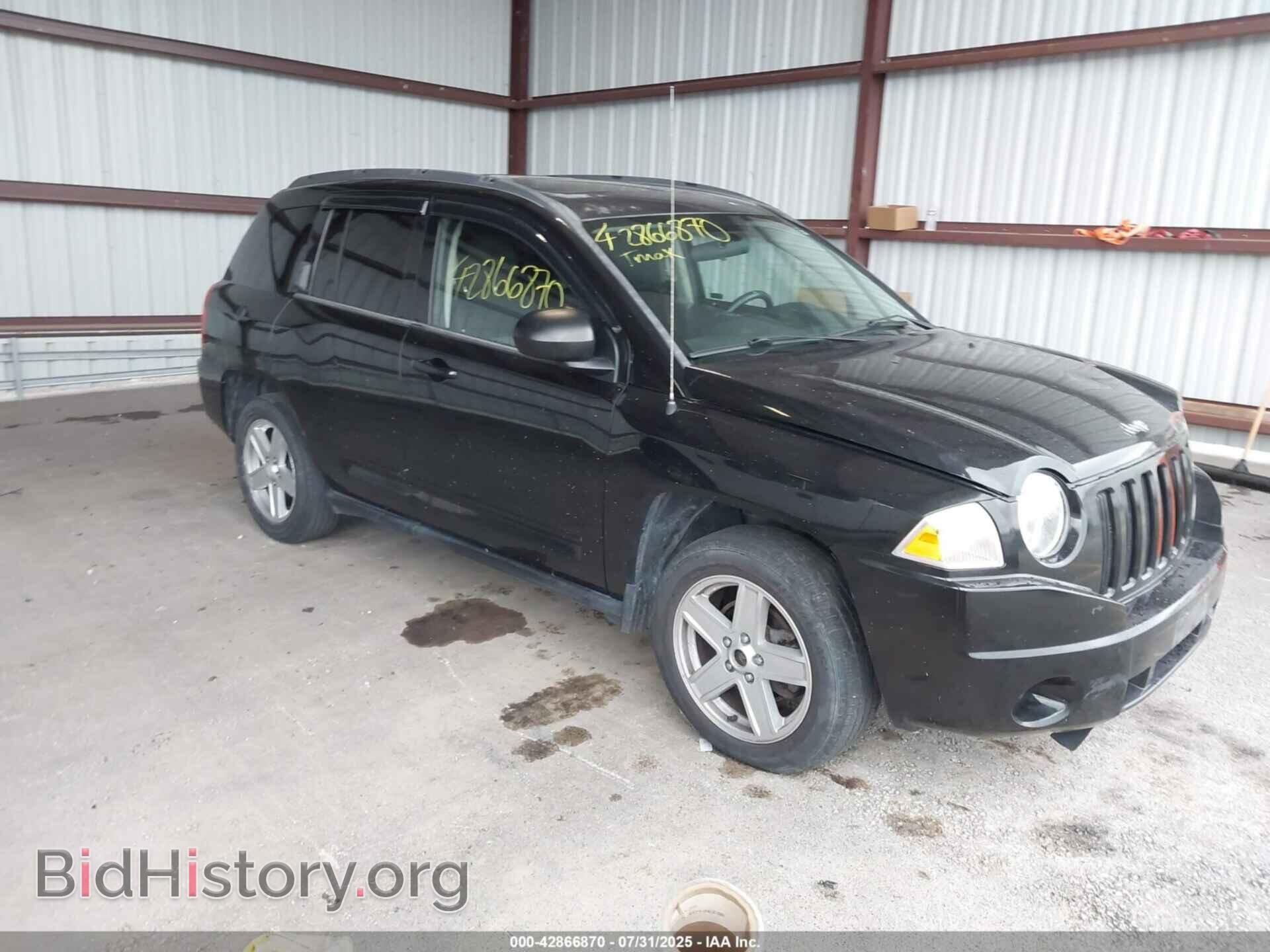 Photo 1J4NF4FB8AD524909 - JEEP COMPASS 2010