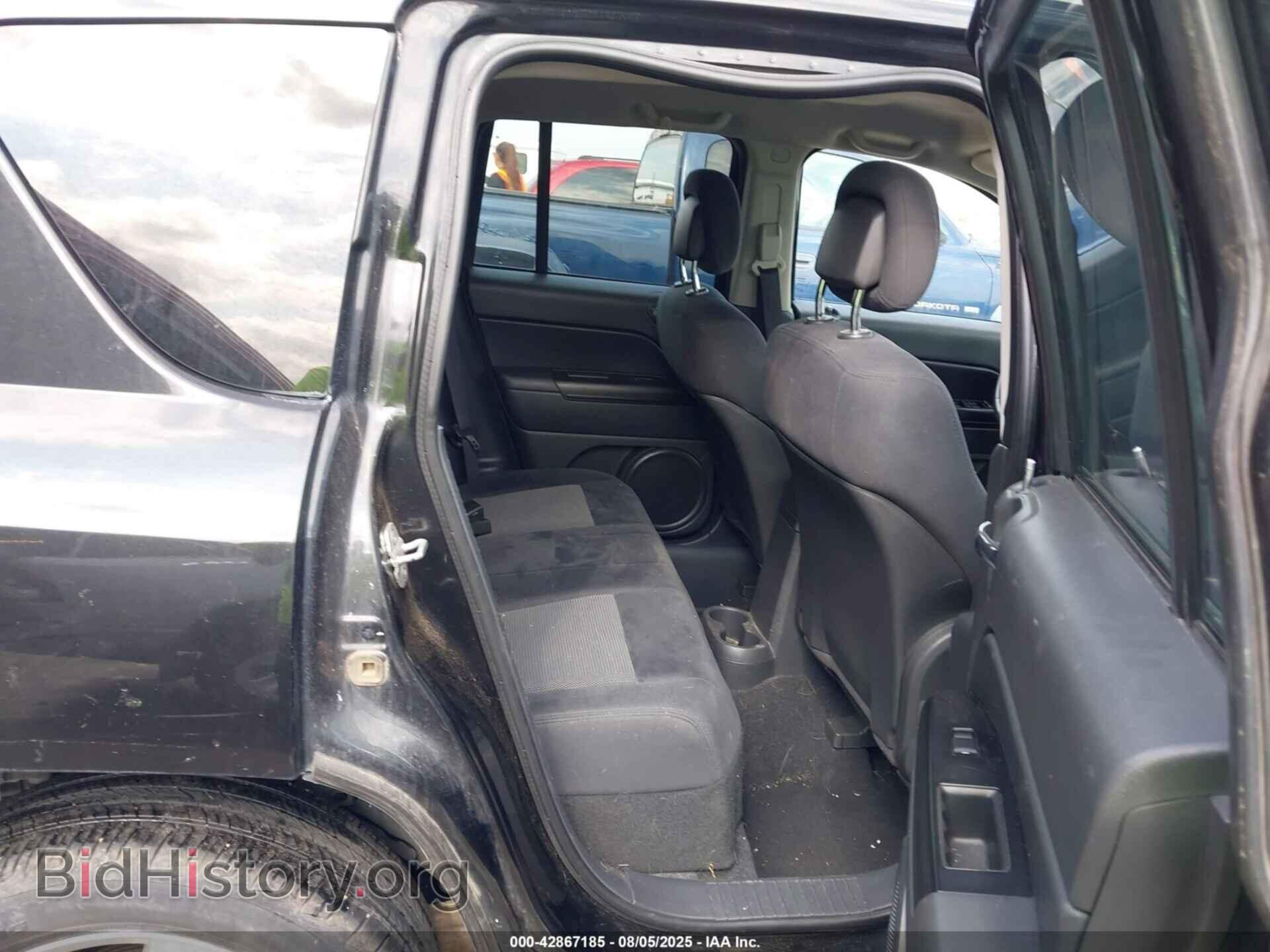 2011 JEEP COMPASS - VIN: 1J4NT1FB7BD151466 - Photo 8