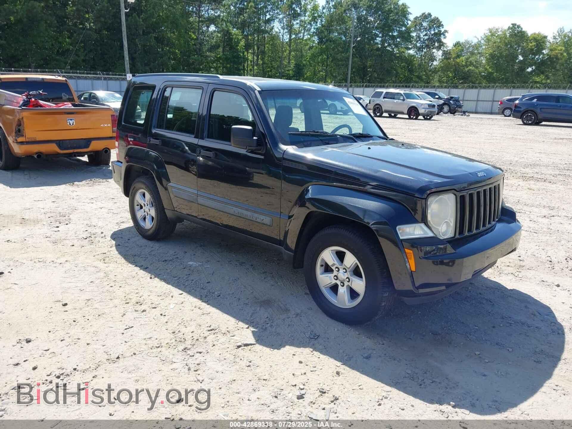Фотография 1J8GN28K79W529028 - JEEP LIBERTY 2009
