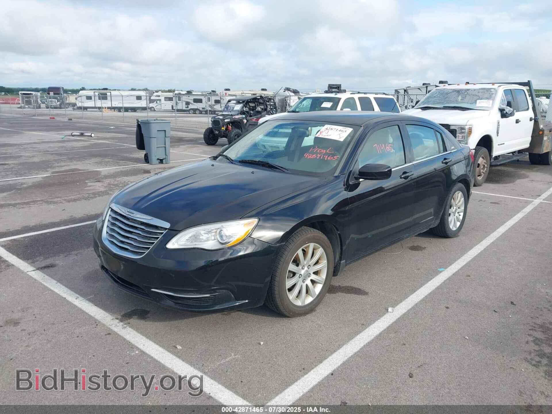 2013 CHRYSLER 200 - VIN: 1C3CCBBB3DN597785 - Photo 2