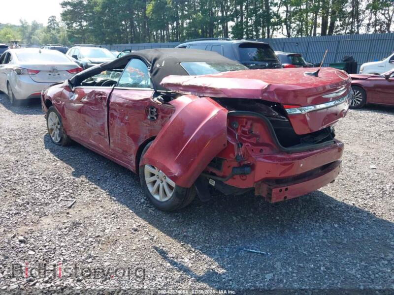 2013 Chrysler 200 (VIN 1C3BCBEB0DN723141) — photo 6 of 11