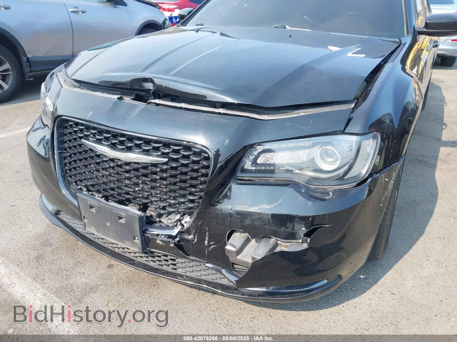 2019 CHRYSLER 300 - VIN: 2C3CCABG3KH601149 - Фото 6