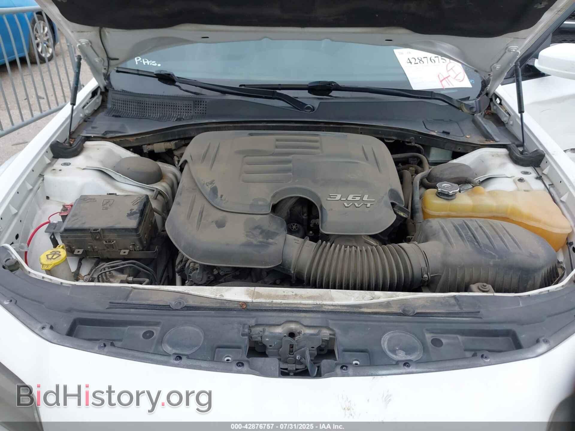 2017 CHRYSLER 300 - VIN: 2C3CCABG6HH616172 - Фото 10