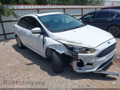 2015 Ford FOCUS SE, white — VIN 1FADP3F26FL277885, IAAI