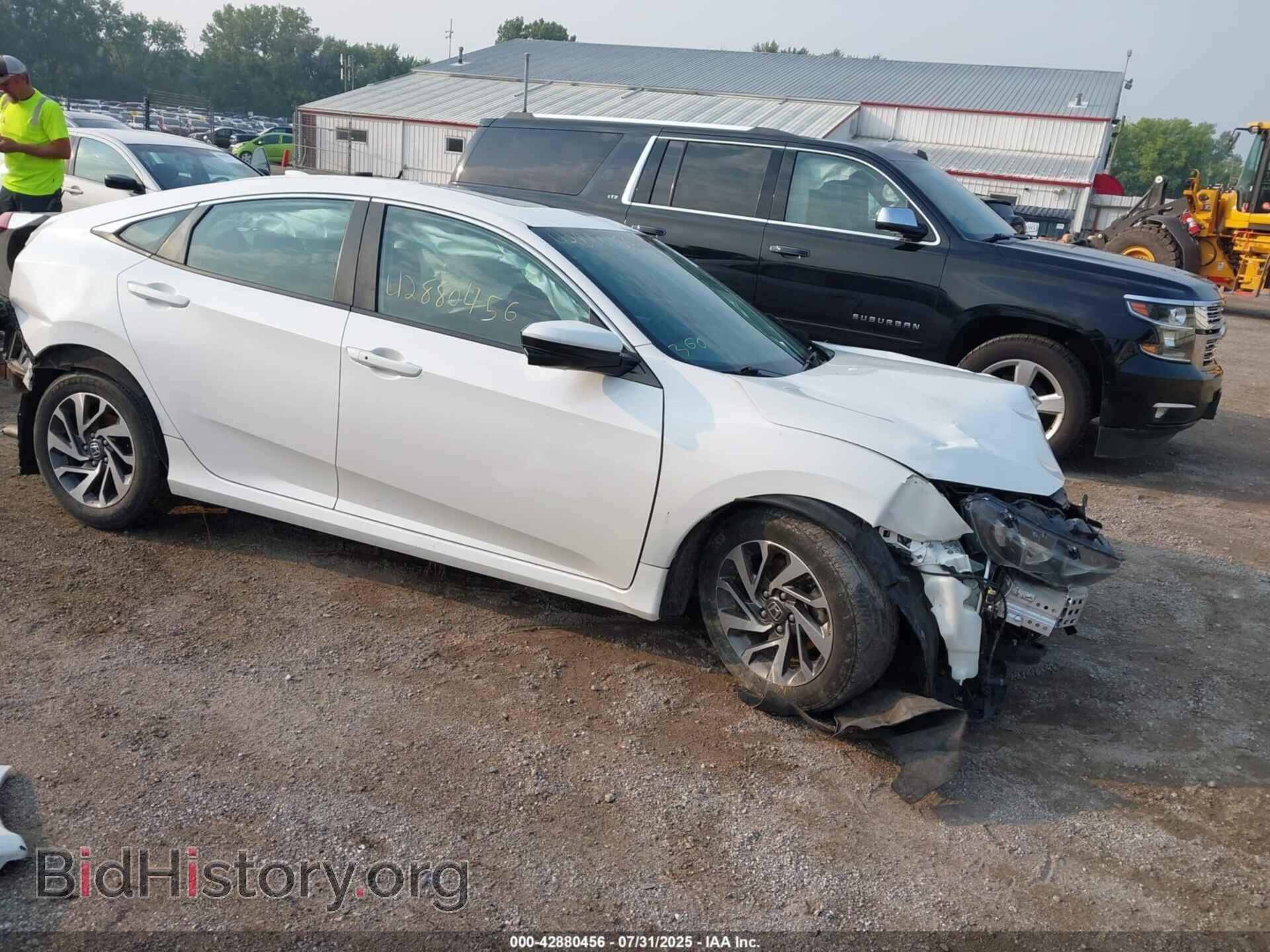 Photo 19XFC2F77JE005299 - HONDA CIVIC 2018
