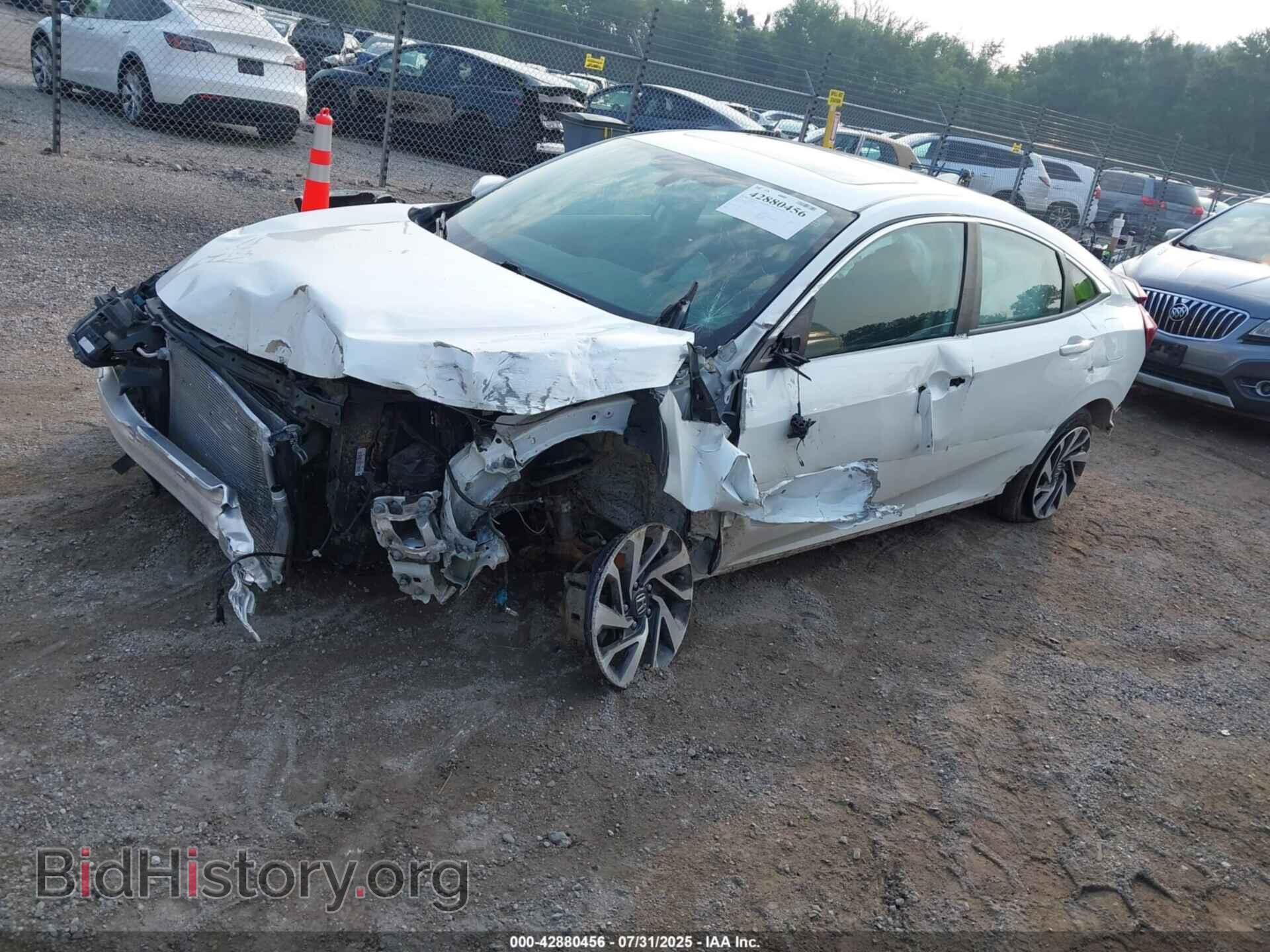 2018 HONDA CIVIC - VIN: 19XFC2F77JE005299 - Фото 2