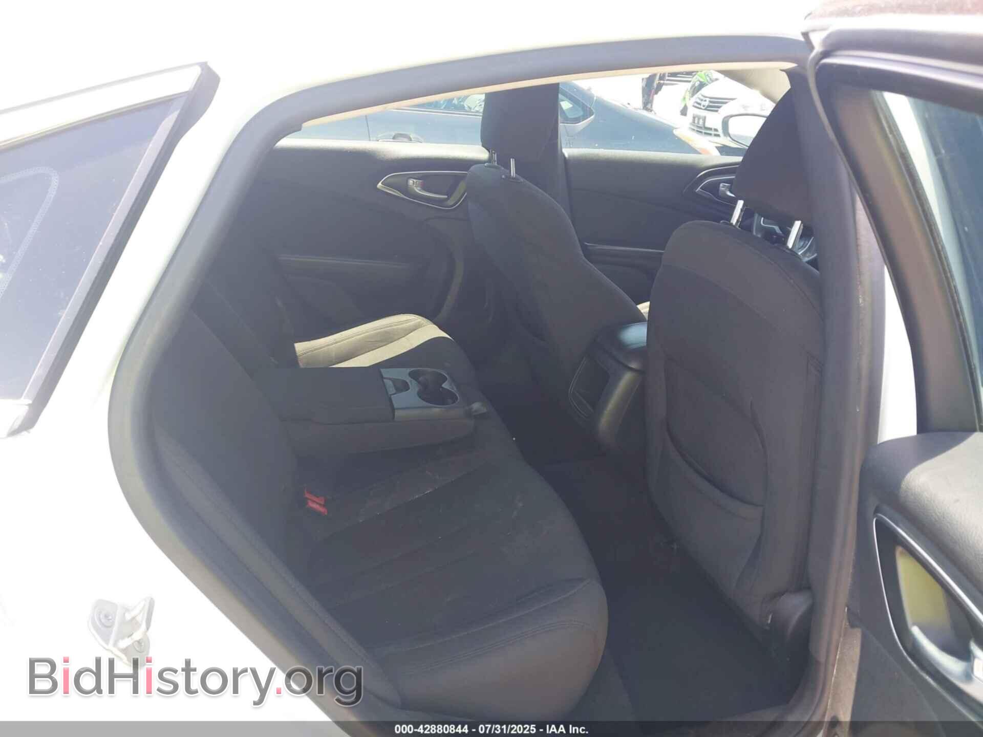 2016 CHRYSLER 200 - VIN: 1C3CCCAB1GN164784 - Фото 8
