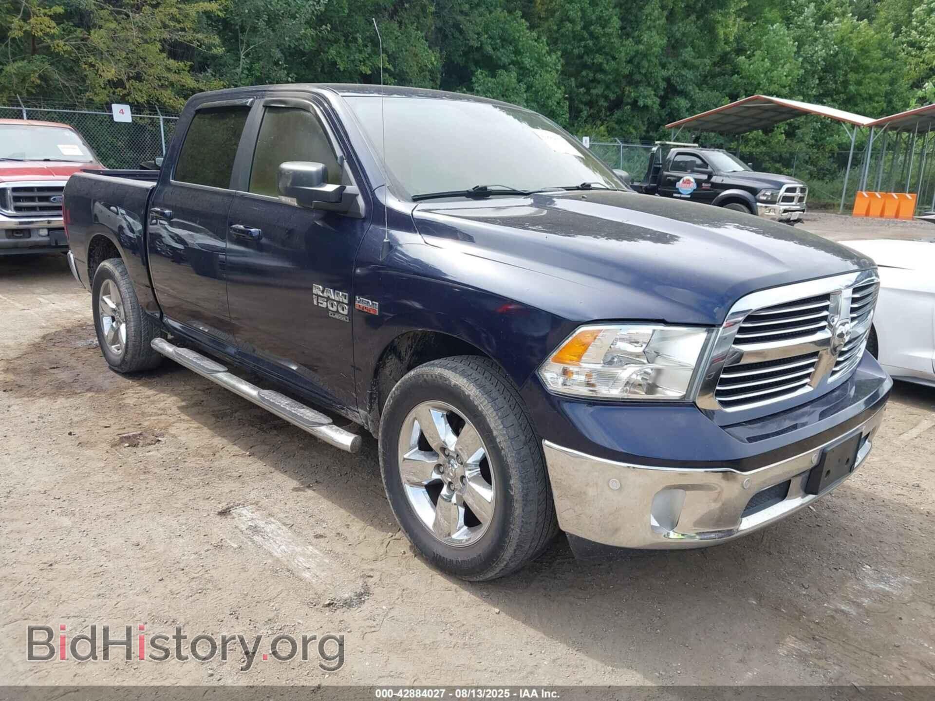 Photo 1C6RR7LT0KS557954 - RAM 1500 CLASSIC 2019