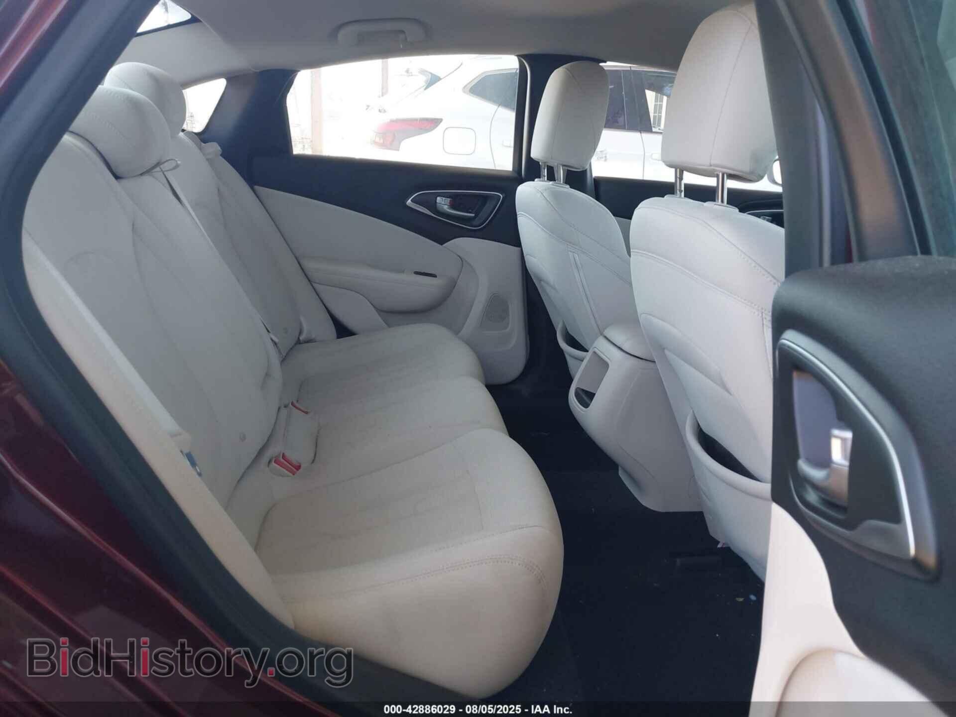 2015 CHRYSLER 200 - VIN: 1C3CCCFB4FN706600 - Фото 8