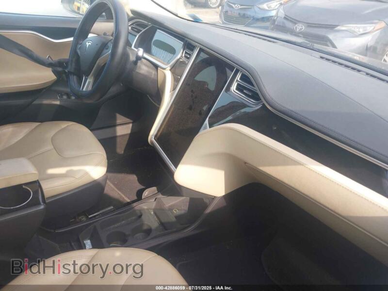 2013 Tesla MODEL S (VIN 5YJSA1CN1DFP20062) — фото 5 из 19