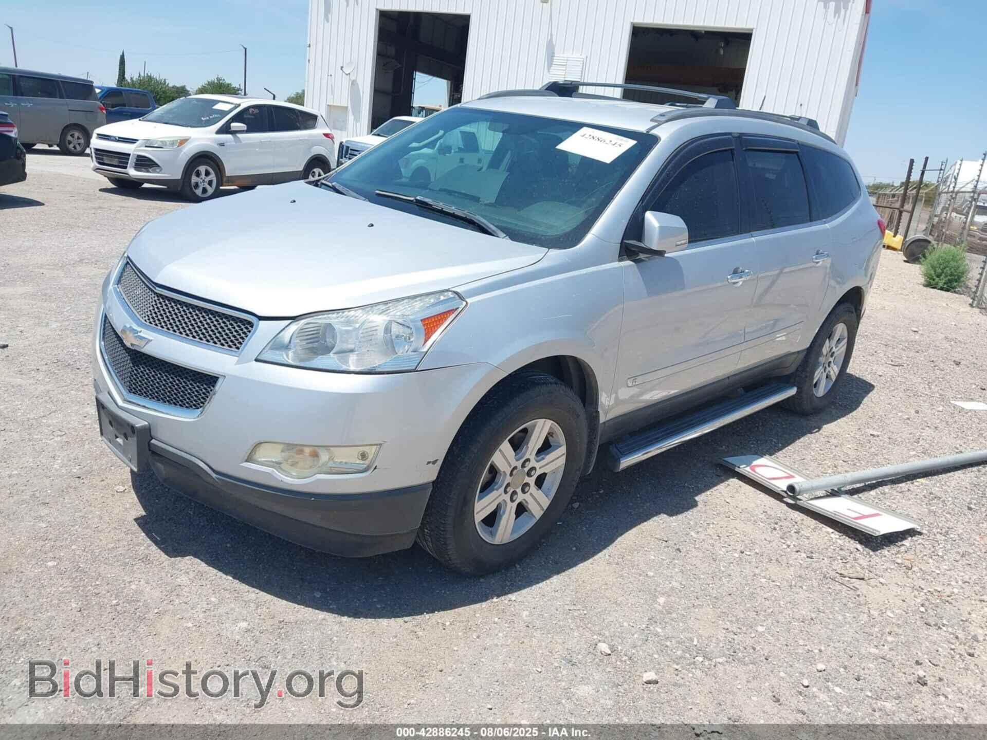 2010 CHEVROLET TRAVERSE - VIN: 1GNLRFED3AS156161 - Фото 2