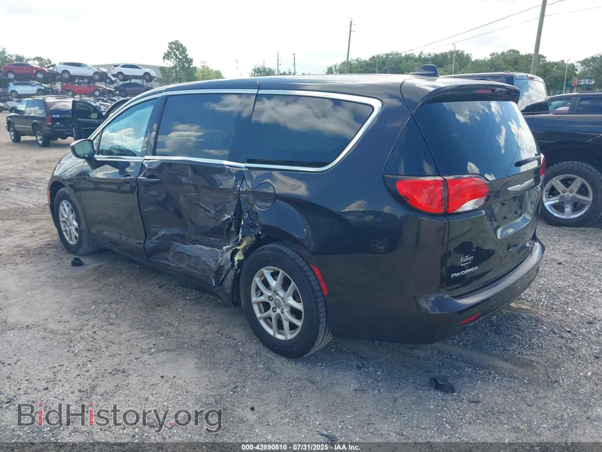 2017 CHRYSLER PACIFICA - VIN: 2C4RC1CG9HR551770 - Фото 3