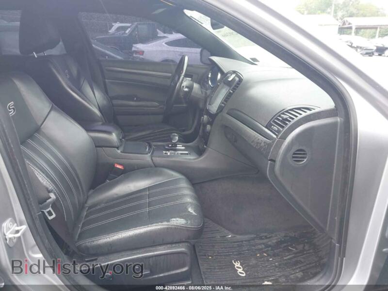 2014 Chrysler 300 (VIN 2C3CCAGGXEH353060) — photo 5 of 22