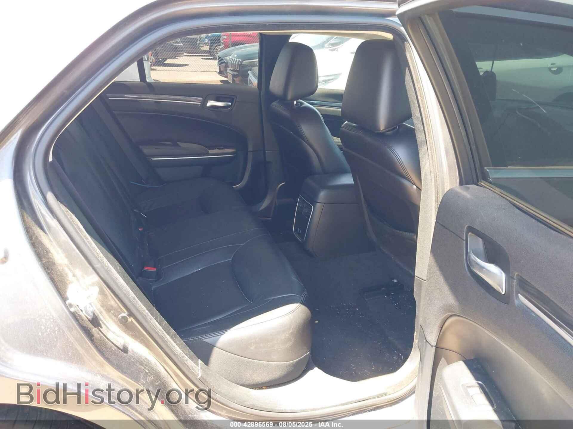 2018 CHRYSLER 300 - VIN: 2C3CCAAG5JH275709 - Фото 8
