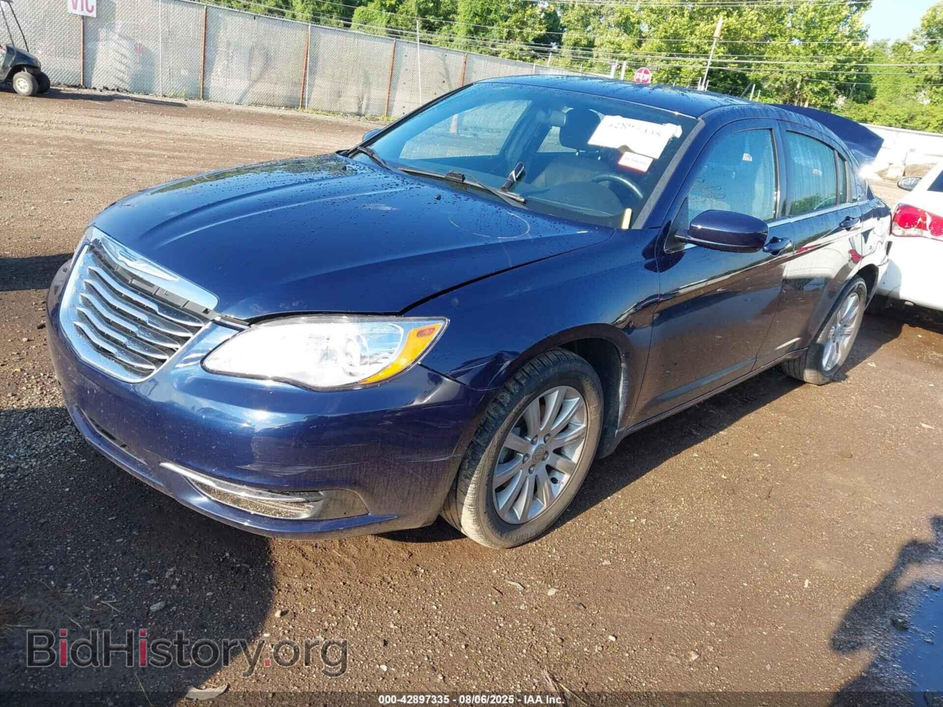 2013 CHRYSLER 200 - VIN: 1C3CCBBB8DN543639 - Фото 2