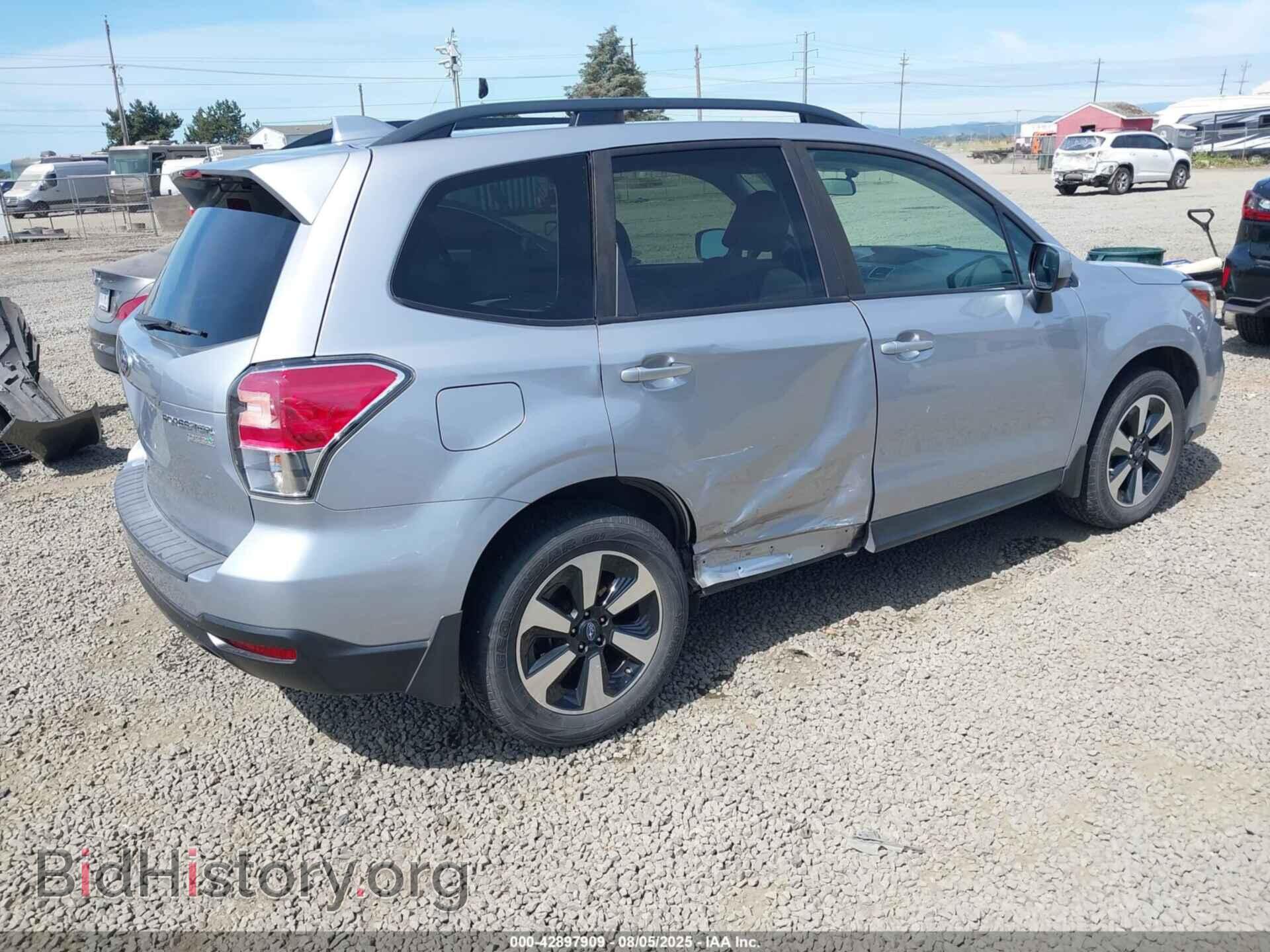 2017 SUBARU FORESTER - VIN: JF2SJAEC0HH562512 - Фото 4
