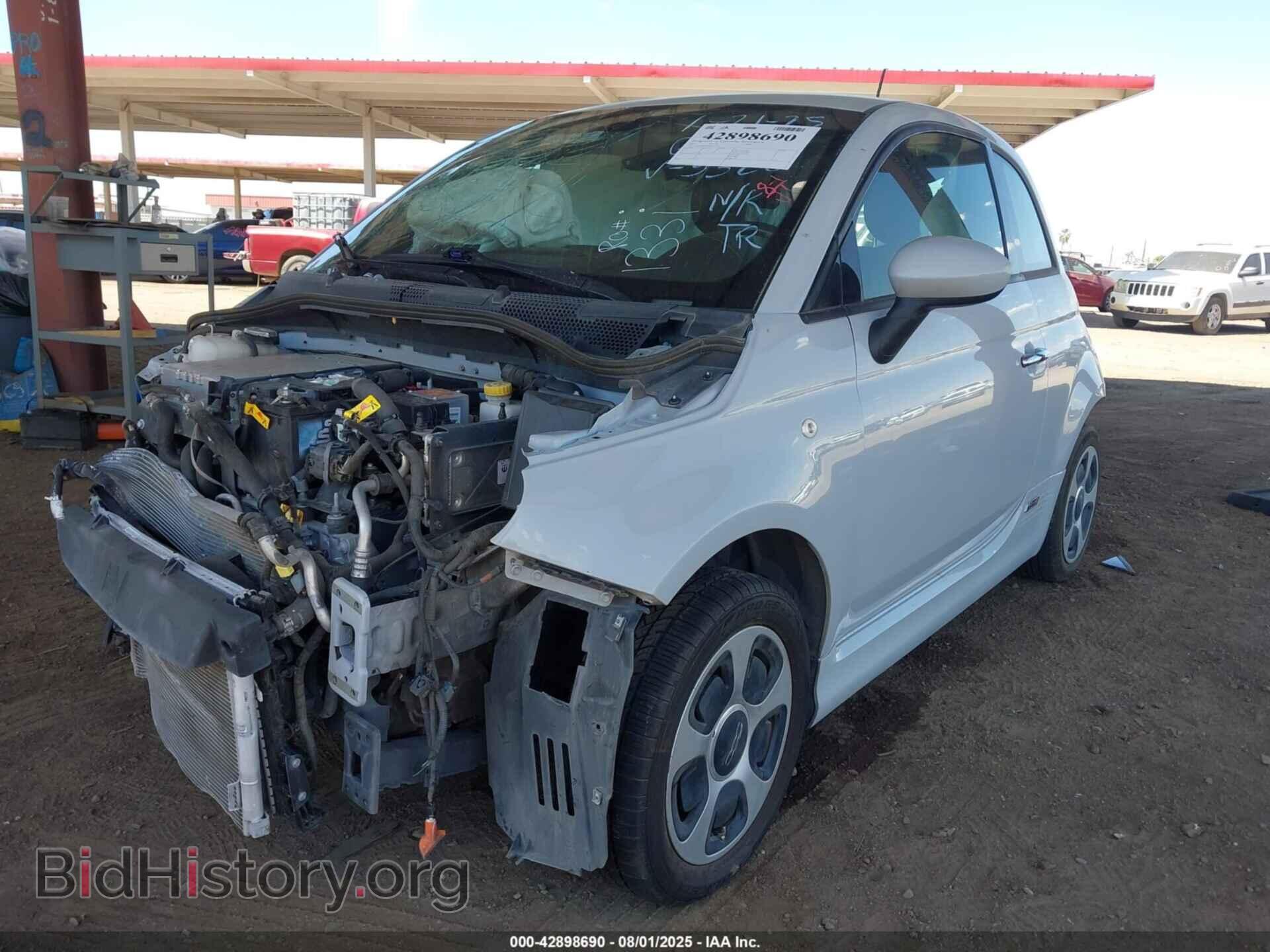 2017 FIAT 500E - VIN: 3C3CFFGE1HT515320 - Фото 2