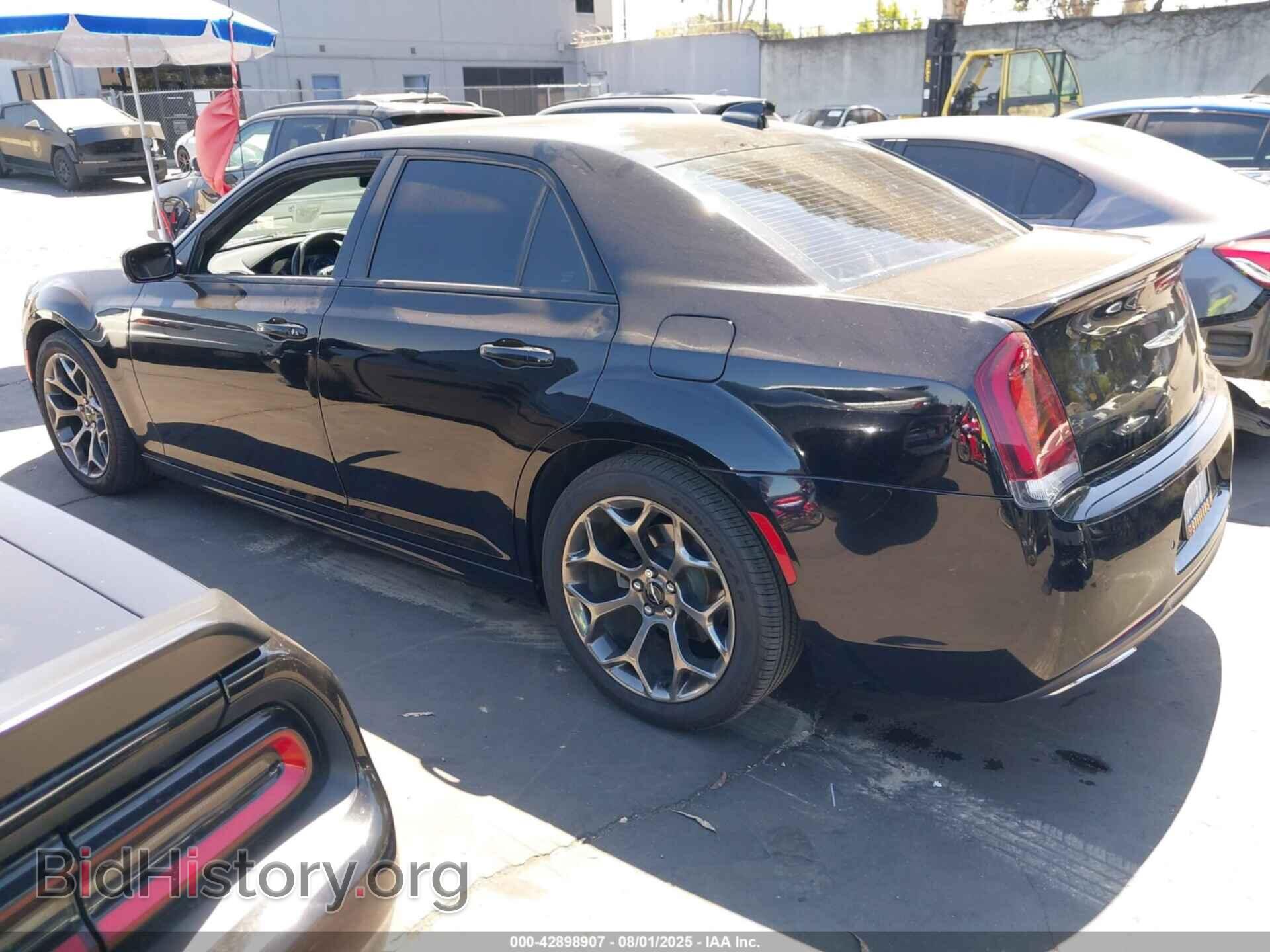 2017 CHRYSLER 300 - VIN: 2C3CCABG8HH560235 - Фото 3