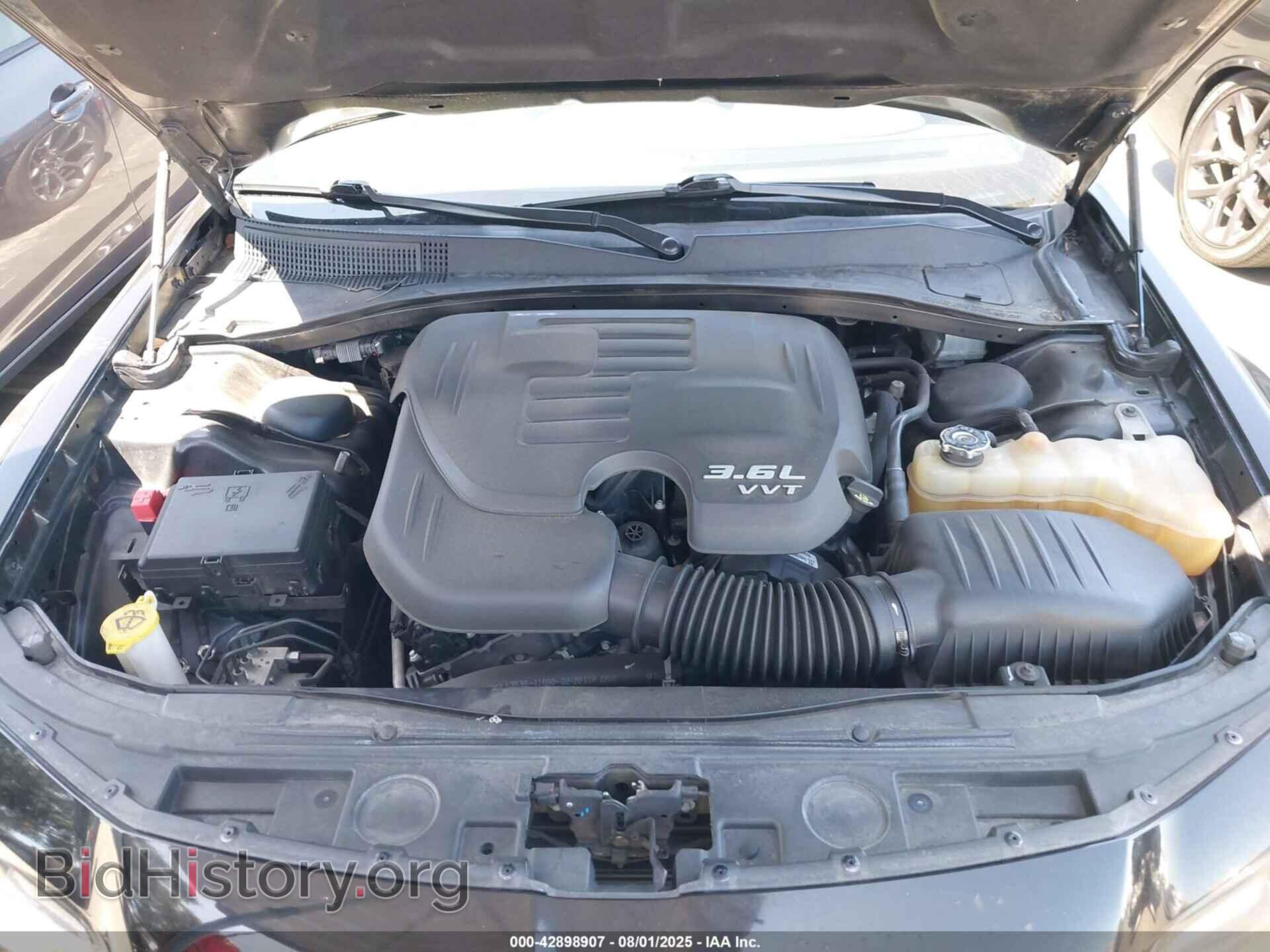 2017 CHRYSLER 300 - VIN: 2C3CCABG8HH560235 - Фото 10