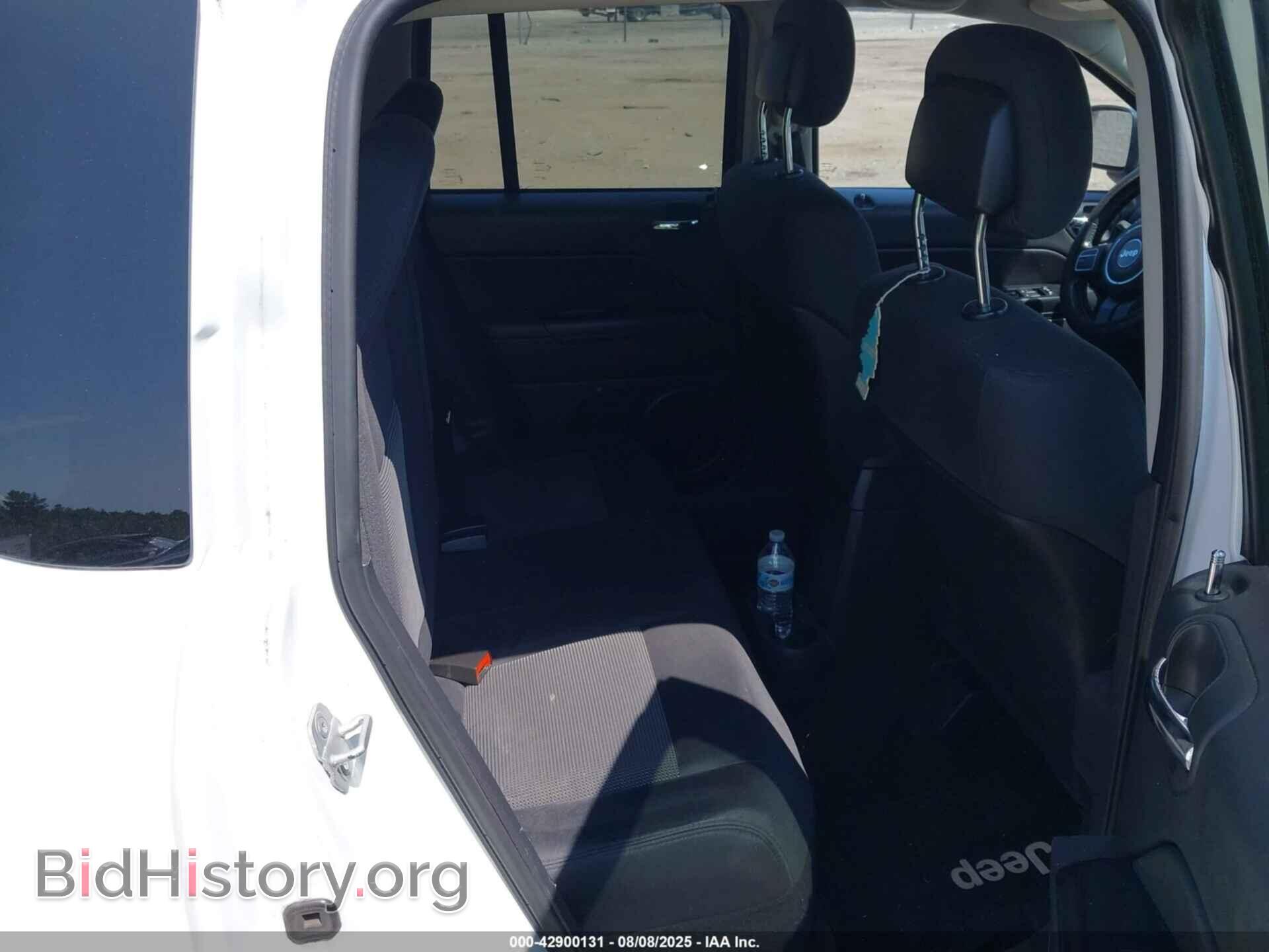 2012 JEEP COMPASS - VIN: 1C4NJDEB0CD638055 - Photo 8