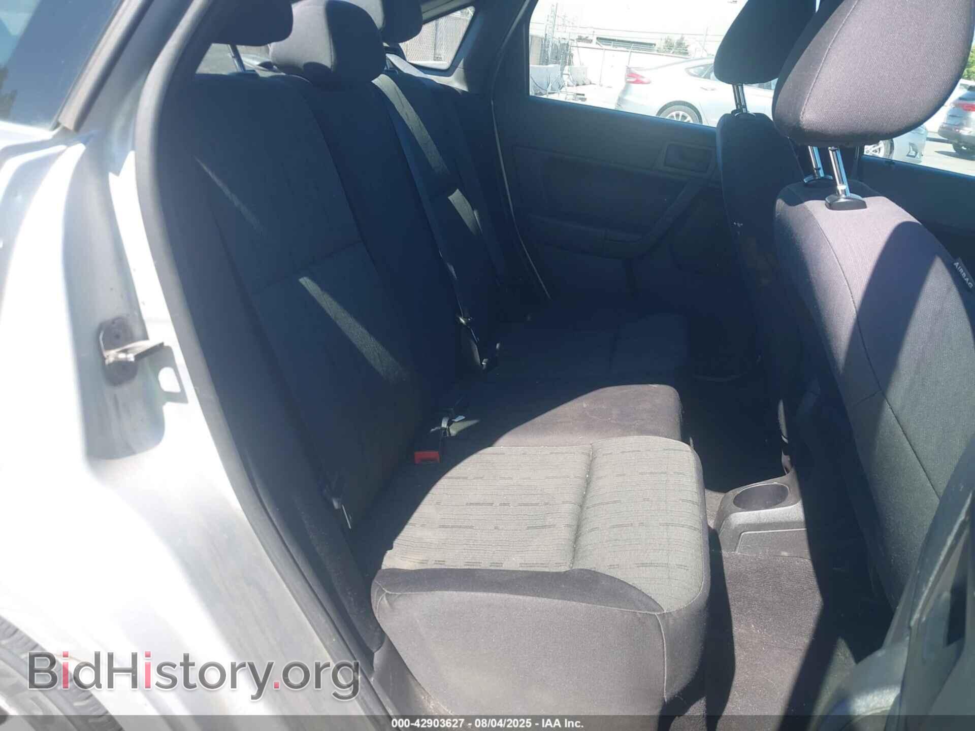 2011 FORD FOCUS - VIN: 1FAHP3FN6BW204777 - Фото 8
