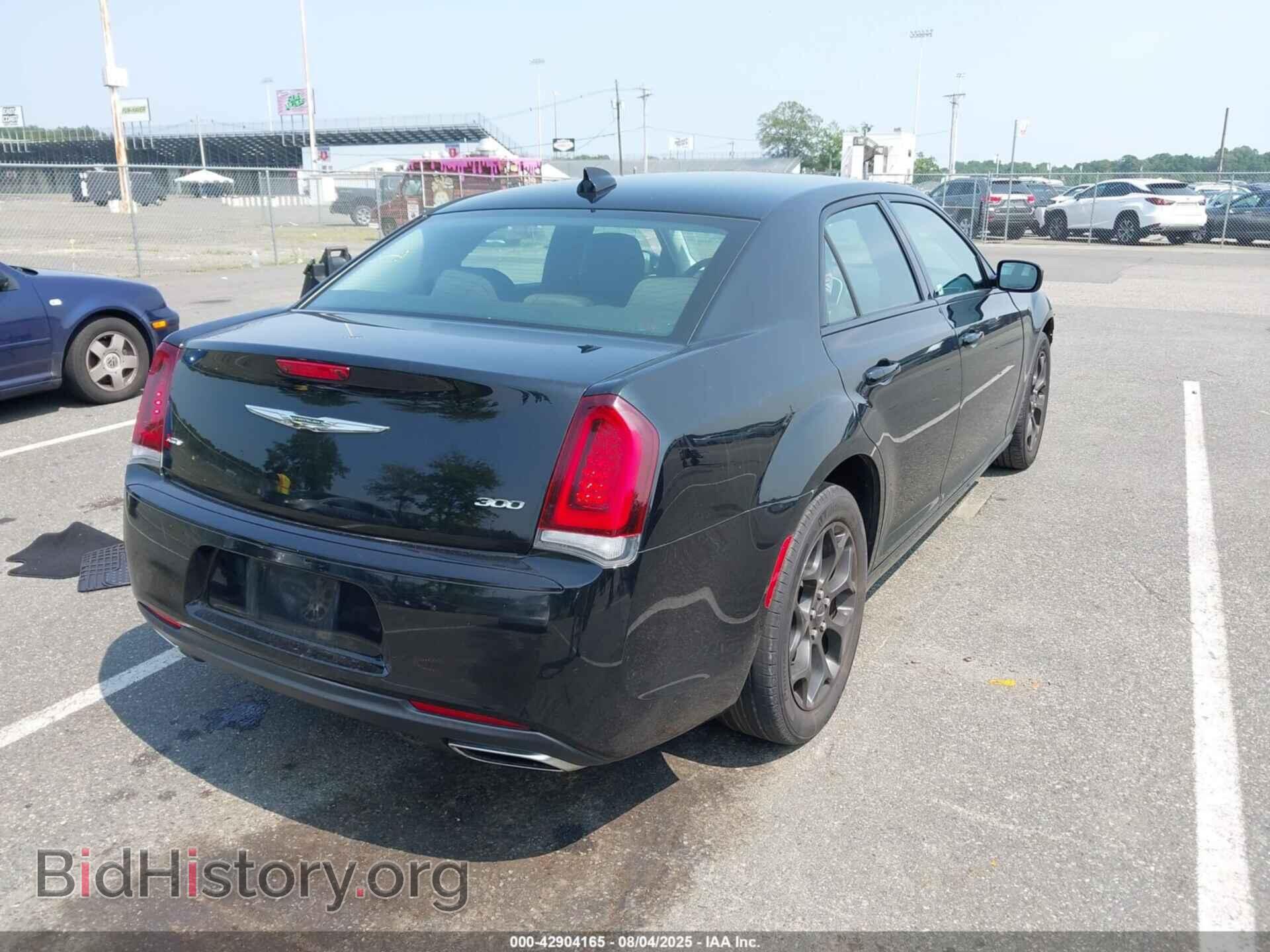 2019 CHRYSLER 300 - VIN: 2C3CCARG5KH700982 - Фото 4