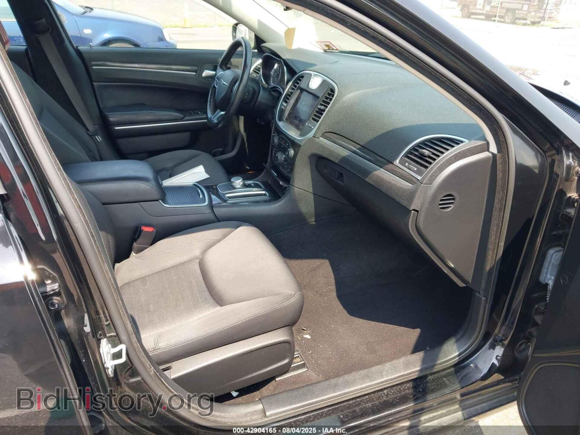 2019 CHRYSLER 300 - VIN: 2C3CCARG5KH700982 - Фото 5