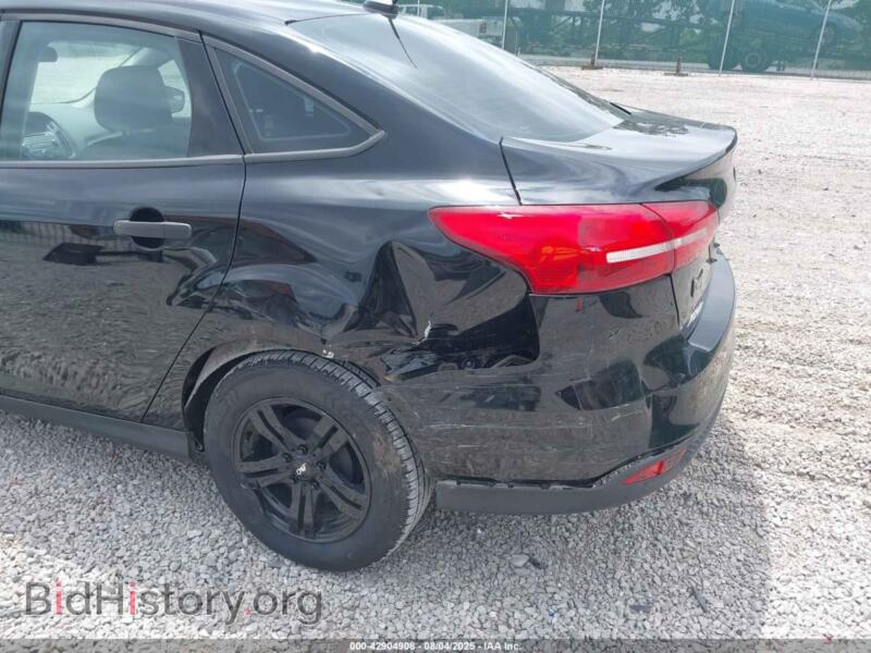 2017 Ford FOCUS (VIN 1FADP3E28HL328212) — photo 6 of 13