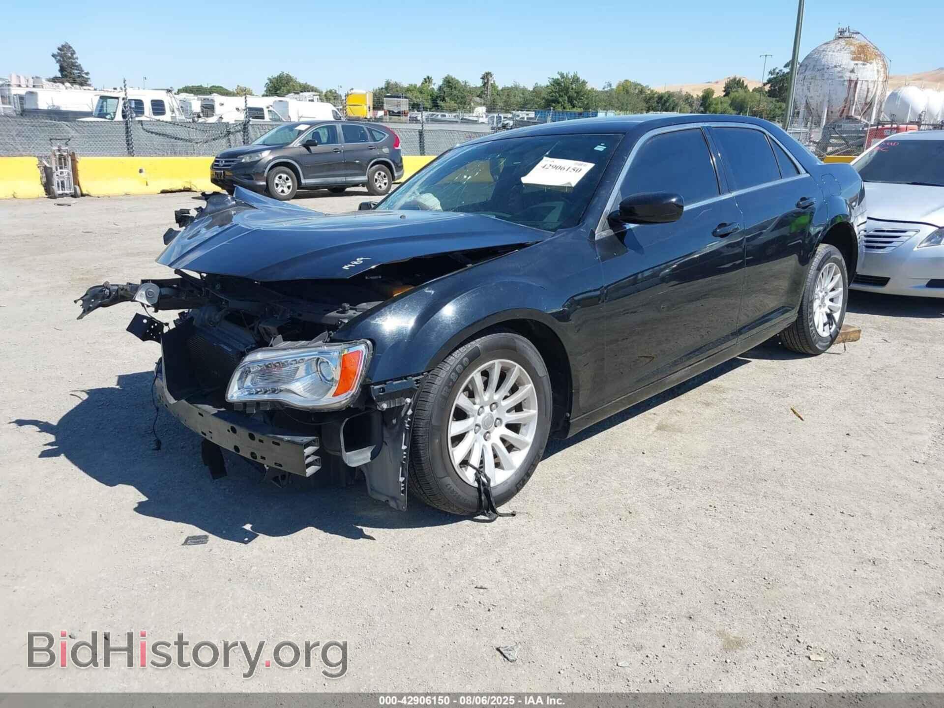 2014 CHRYSLER 300 - VIN: 2C3CCAAG4EH327014 - Фото 2