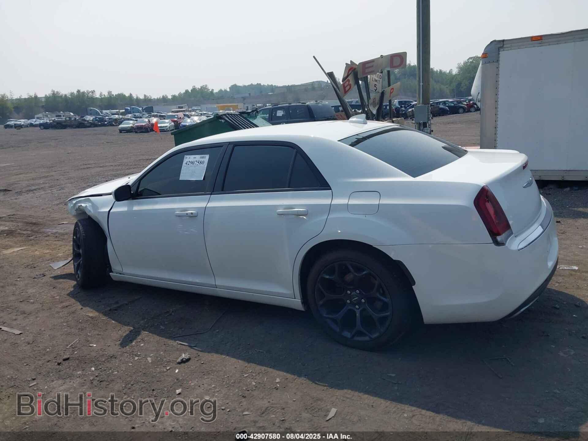 2019 CHRYSLER 300 - VIN: 2C3CCABG9KH515733 - Фото 14