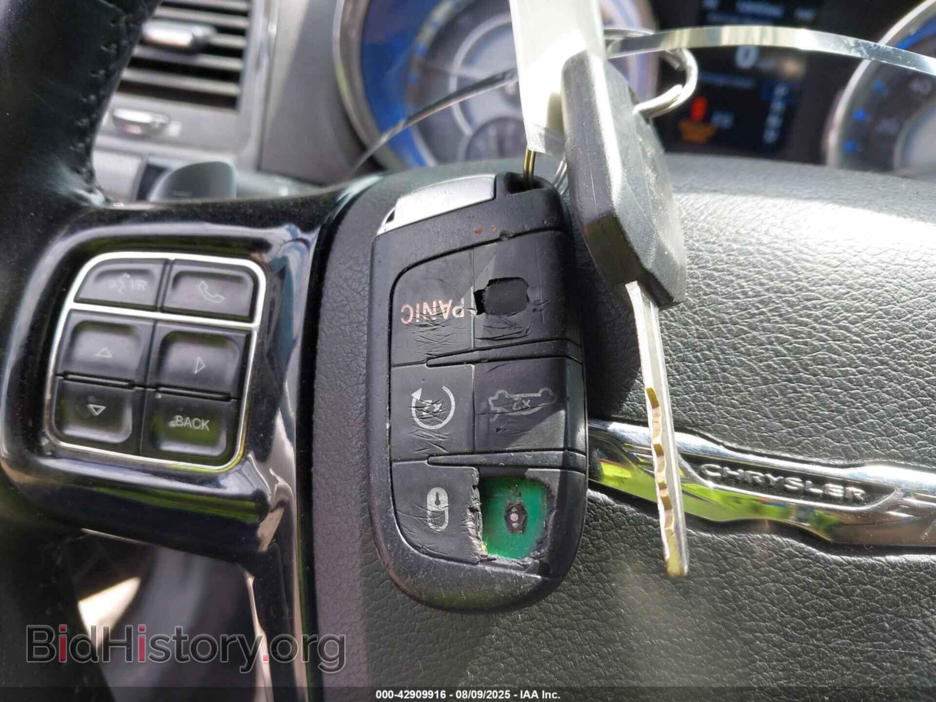 2014 CHRYSLER 300 - VIN: 2C3CCAGG5EH166809 - Photo 11