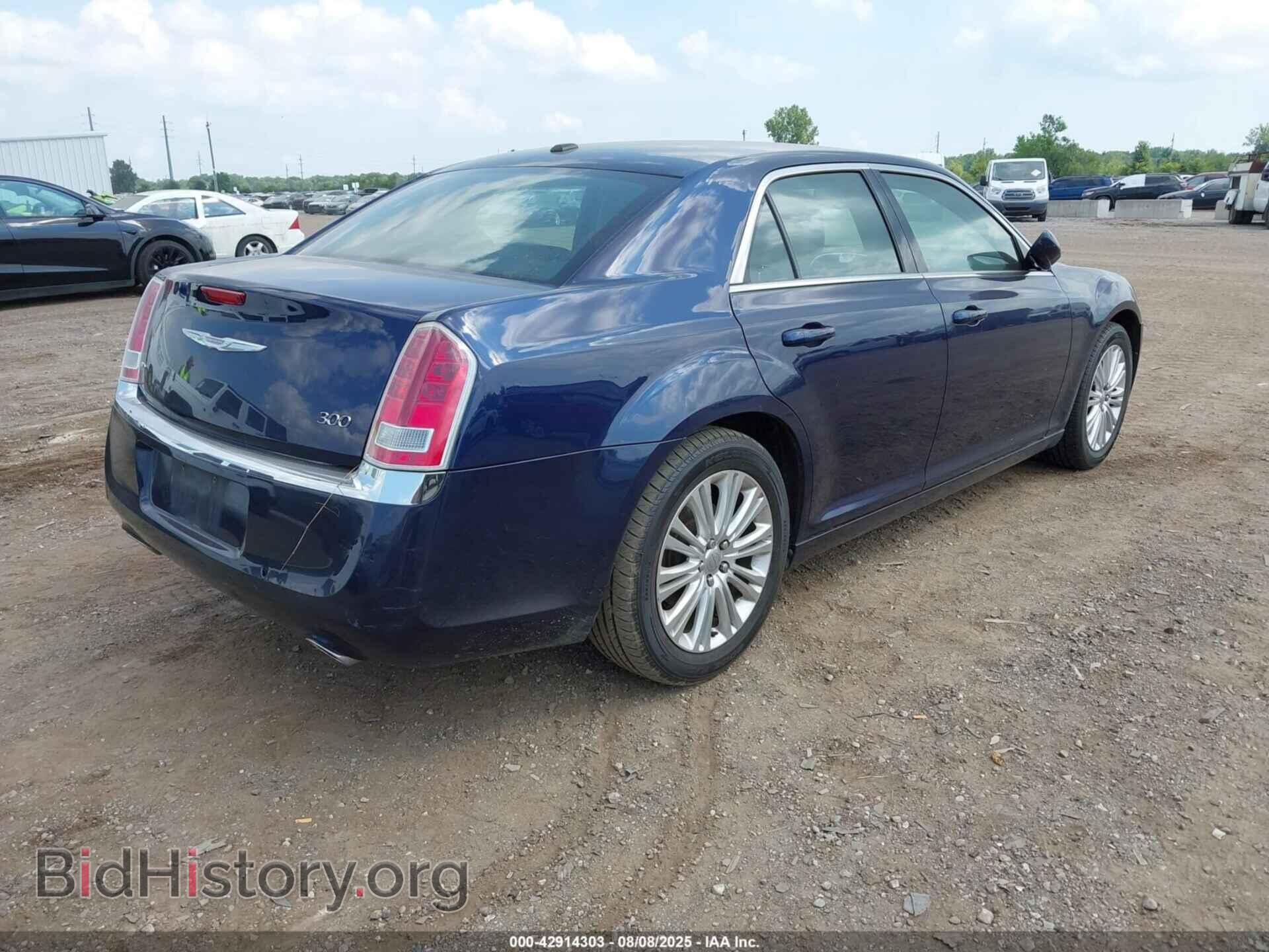 2014 CHRYSLER 300 - VIN: 2C3CCARG7EH149247 - Фото 4