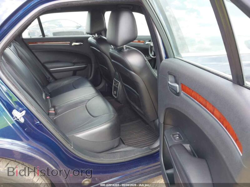 2014 Chrysler 300 (VIN 2C3CCARG7EH149247) — photo 8 of 11