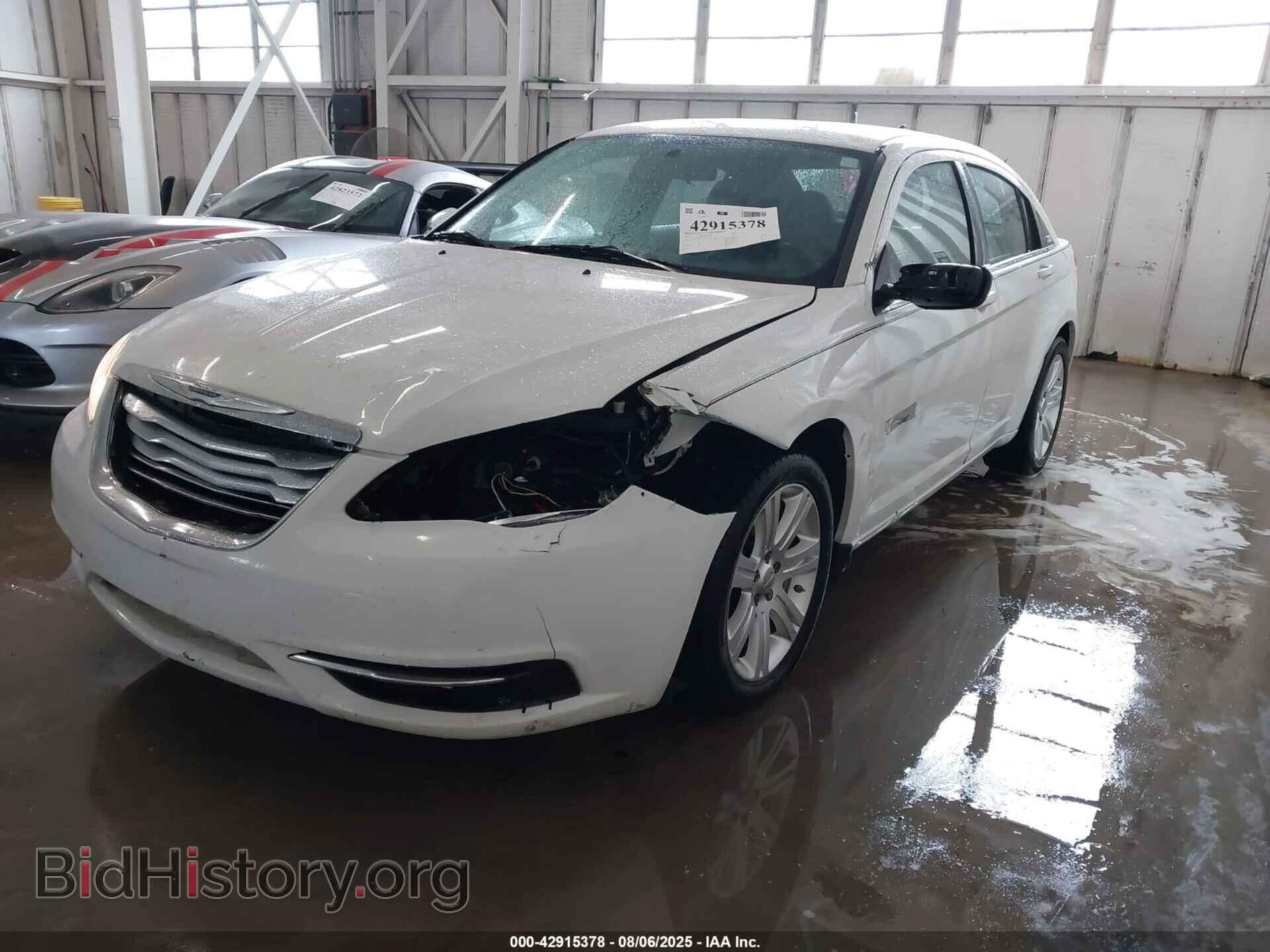 2013 CHRYSLER 200 - VIN: 1C3CCBBB3DN597219 - Фото 2