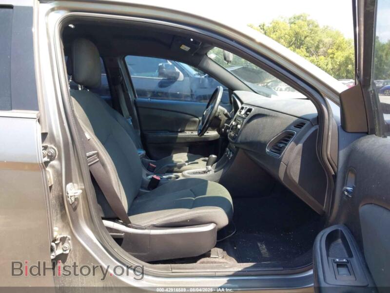 2012 Chrysler 200 (VIN 1C3CCBBB1CN104121) — photo 5 of 11
