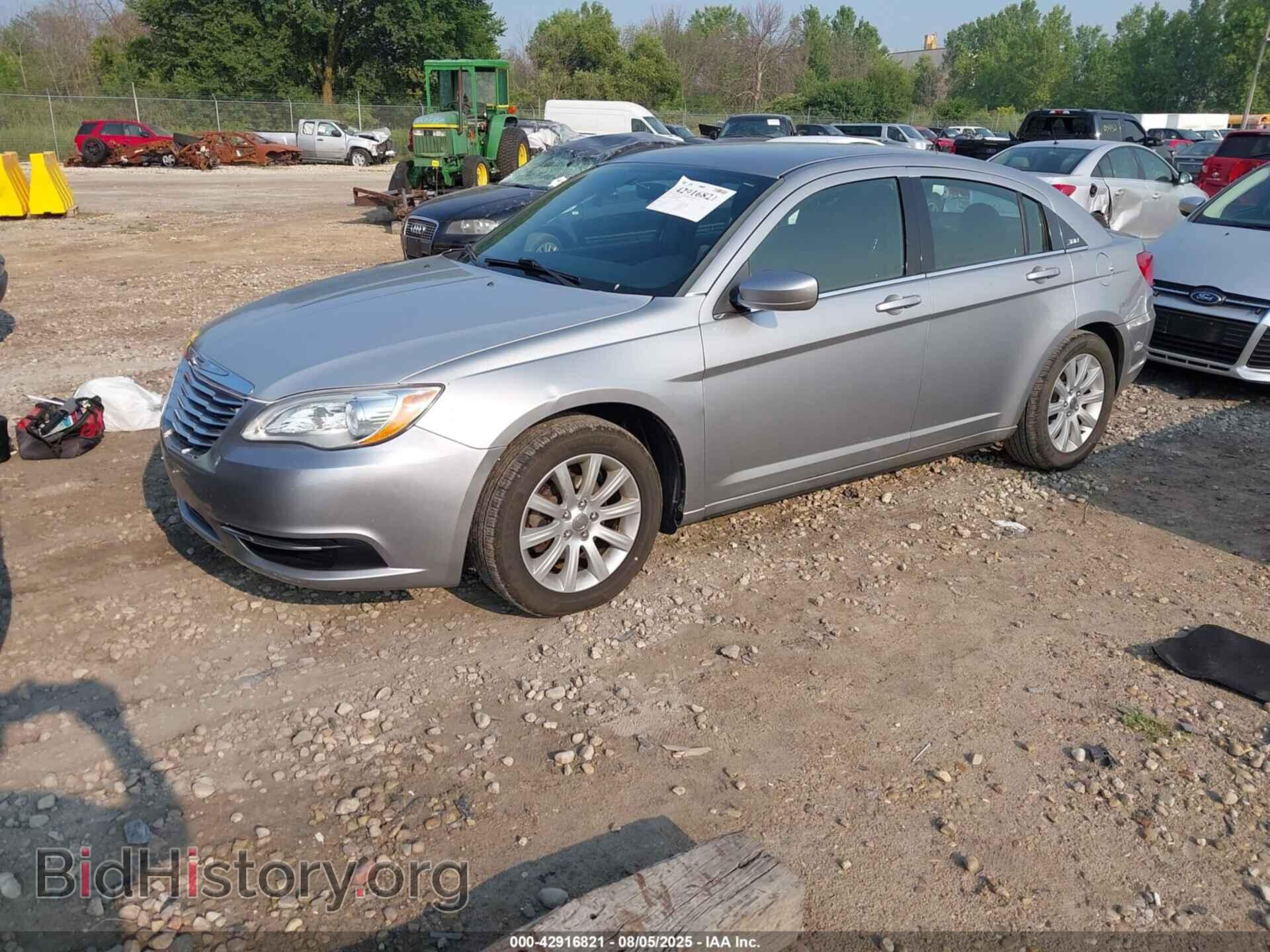 2013 CHRYSLER 200 - VIN: 1C3CCBBB8DN609980 - Фото 2