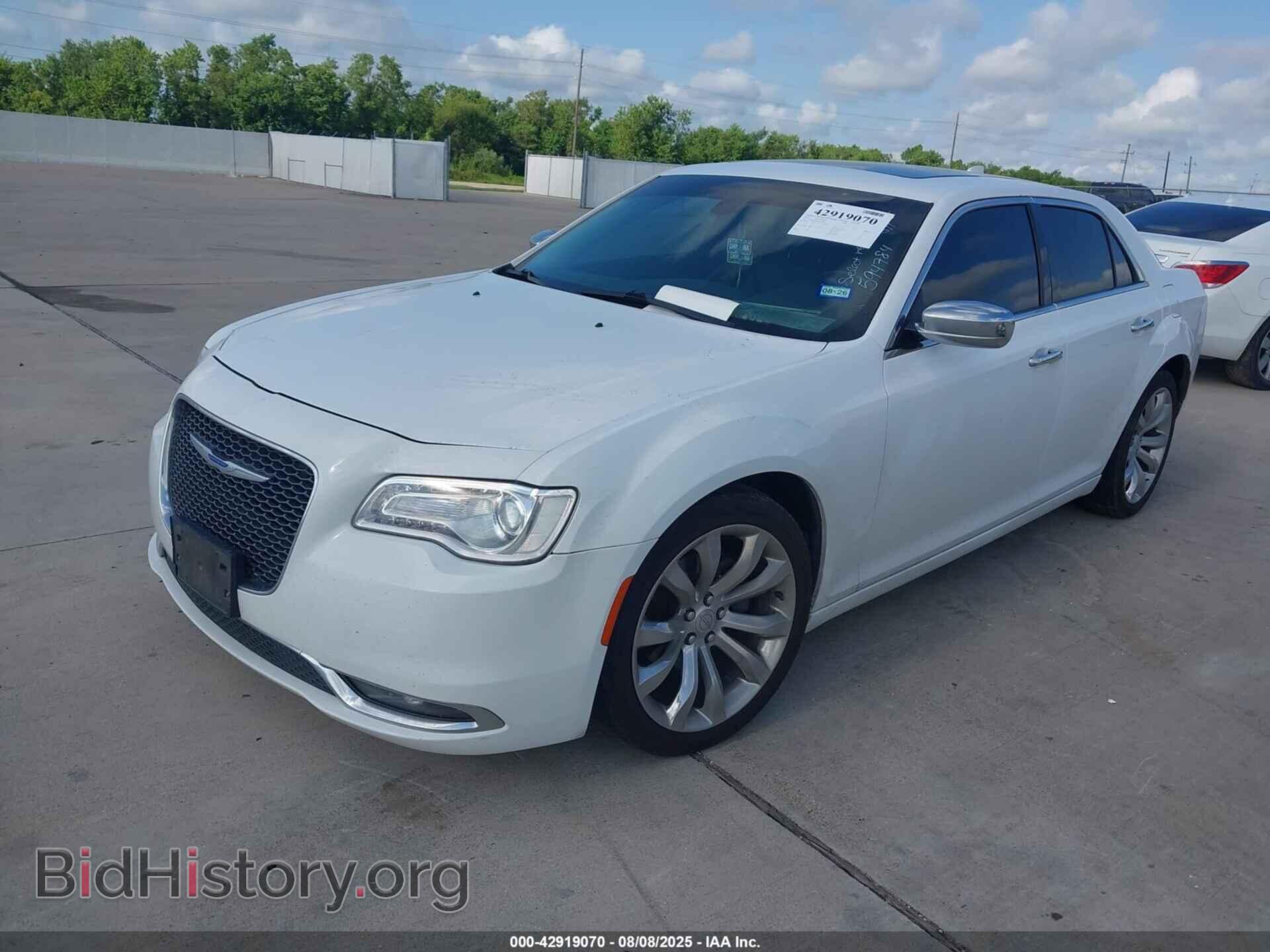 2019 CHRYSLER 300 - VIN: 2C3CCAEG9KH594784 - Фото 2