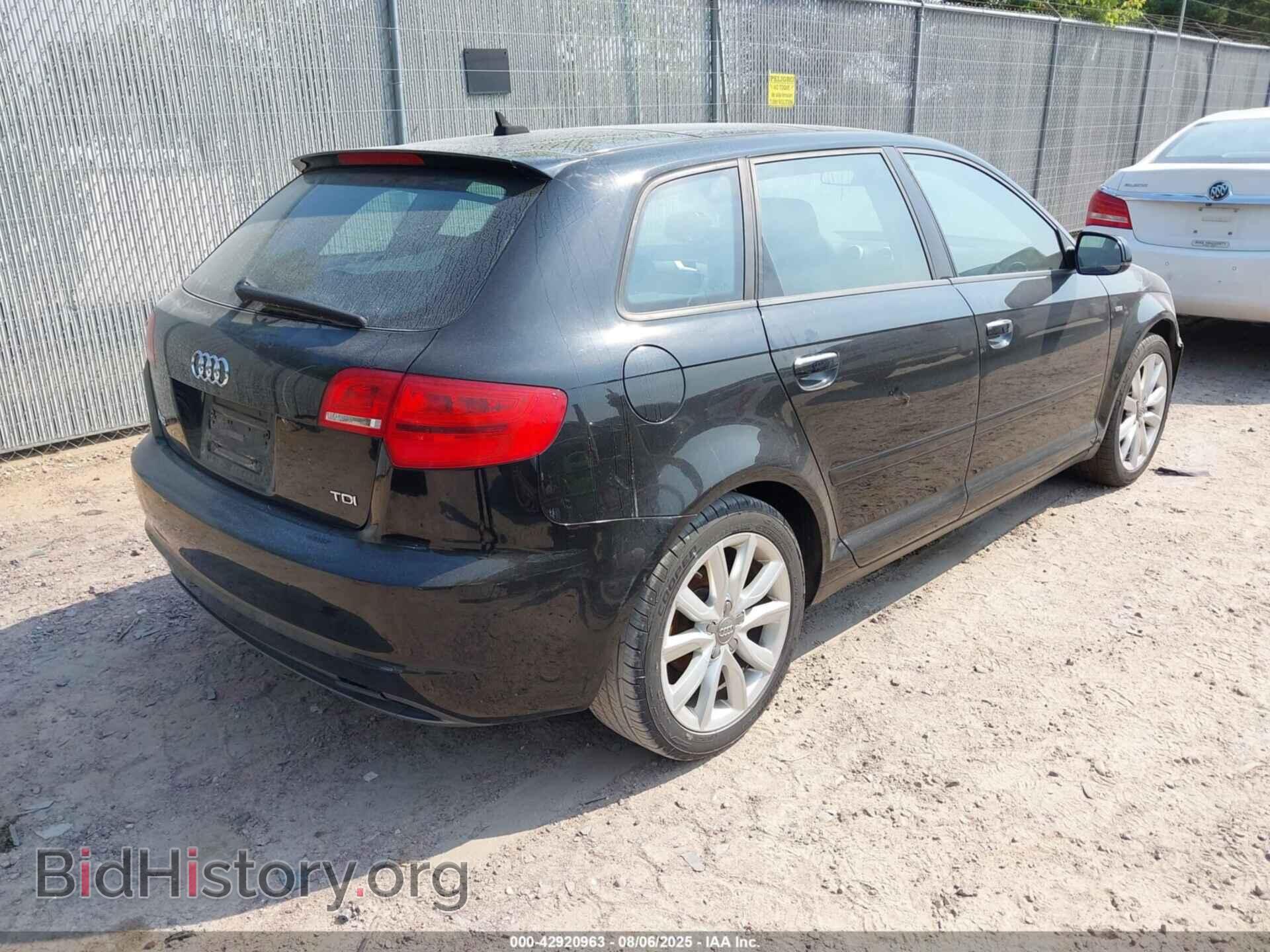 2011 AUDI A3 - VIN: WAUBJBFM3BA073143 - Photo 4