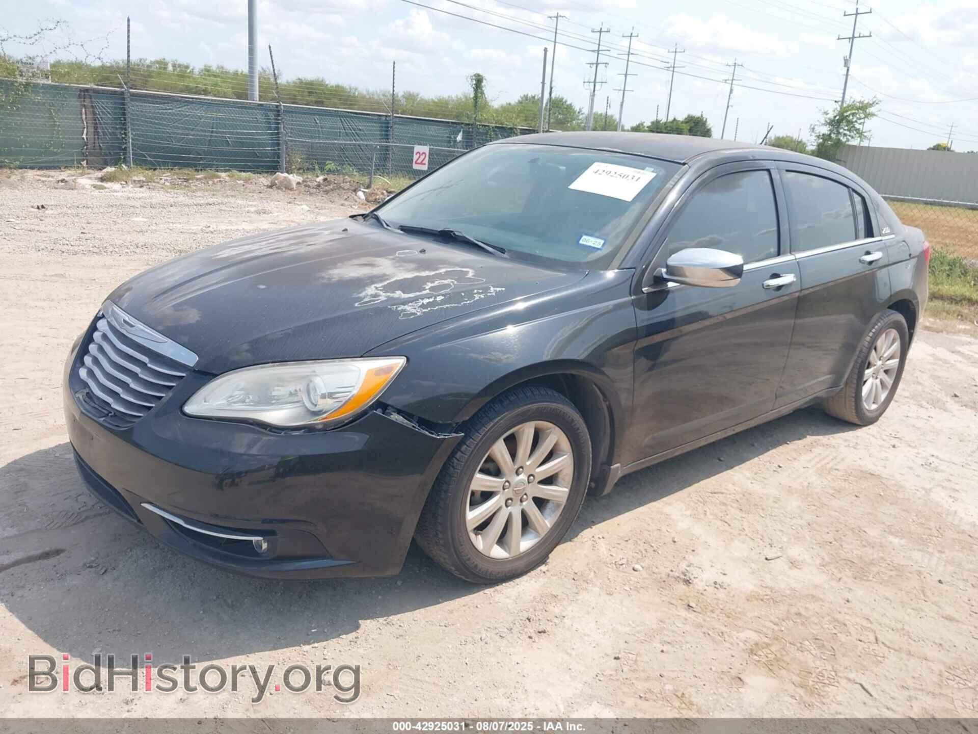 2013 CHRYSLER 200 - VIN: 1C3CCBCG6DN768488 - Фото 2