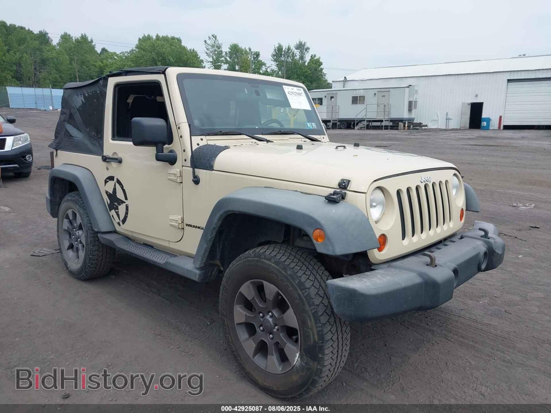 Фотография 1J4AA2D13BL532015 - JEEP WRANGLER 2011
