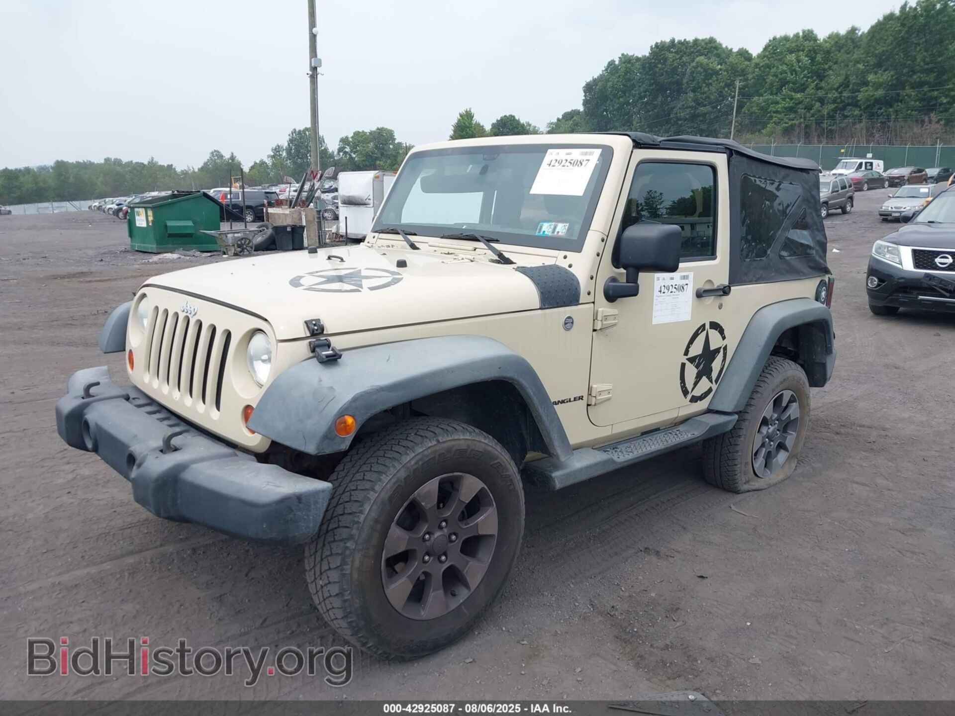 2011 JEEP WRANGLER - VIN: 1J4AA2D13BL532015 - Фото 2