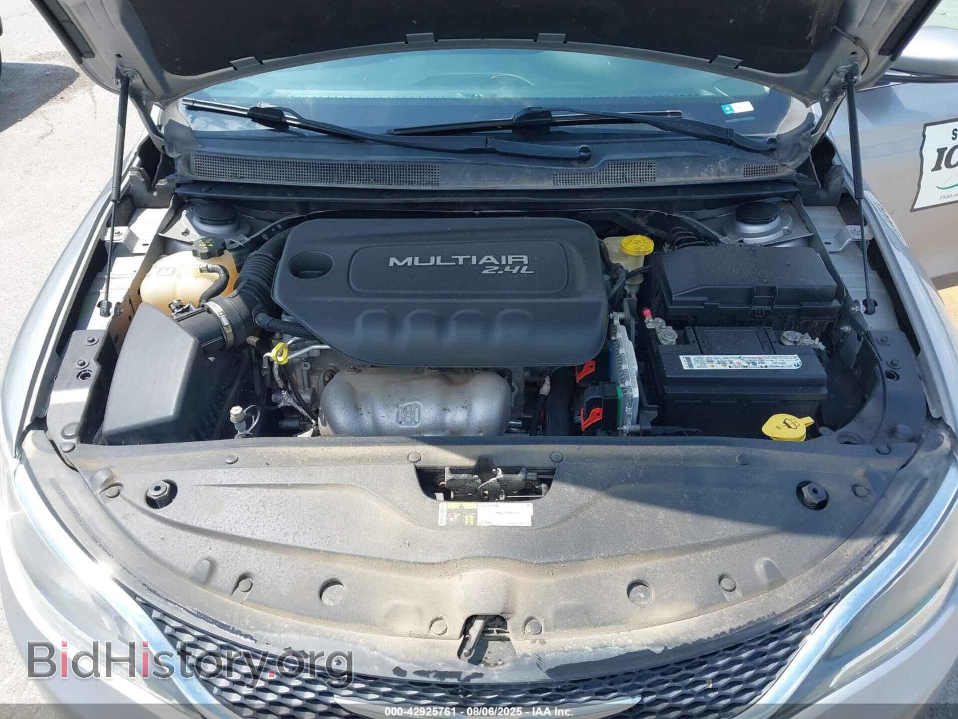 2016 CHRYSLER 200 - VIN: 1C3CCCAB3GN186950 - Фото 10