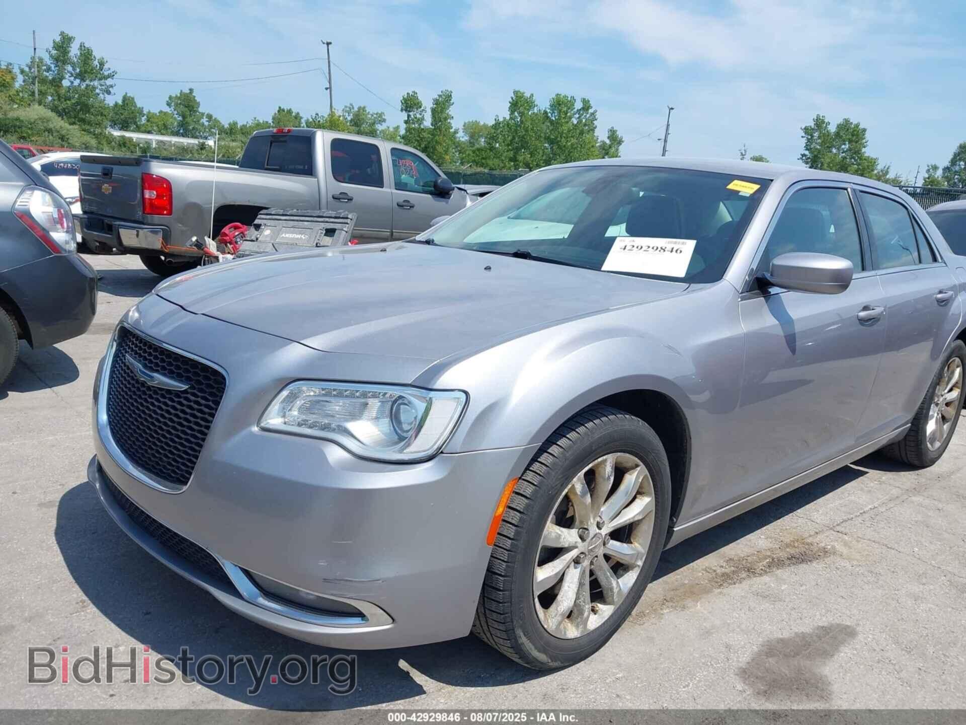 2015 CHRYSLER 300 - VIN: 2C3CCARG2FH781798 - Фото 2