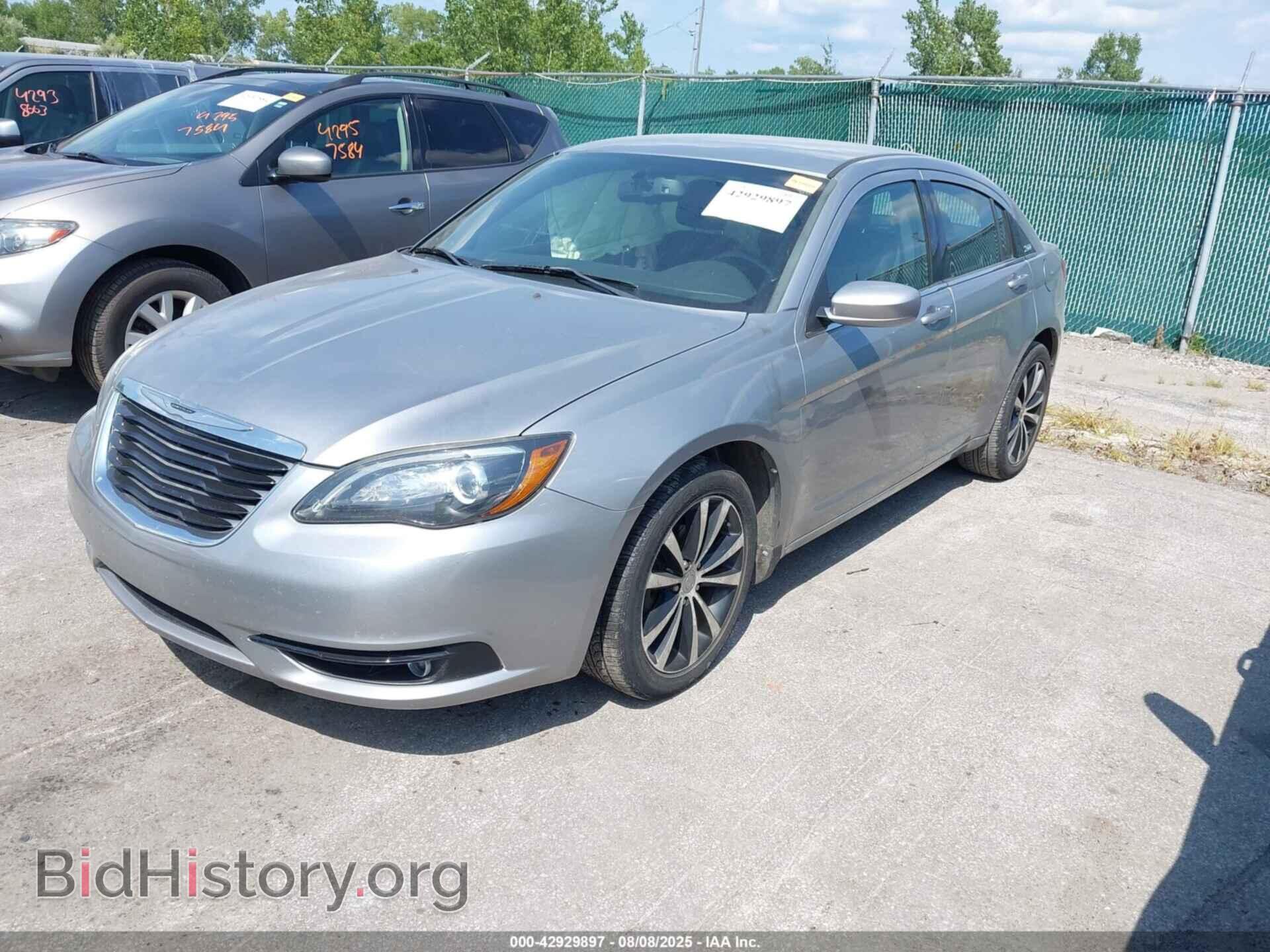 2013 CHRYSLER 200 - VIN: 1C3CCBBB4DN654818 - Фото 2