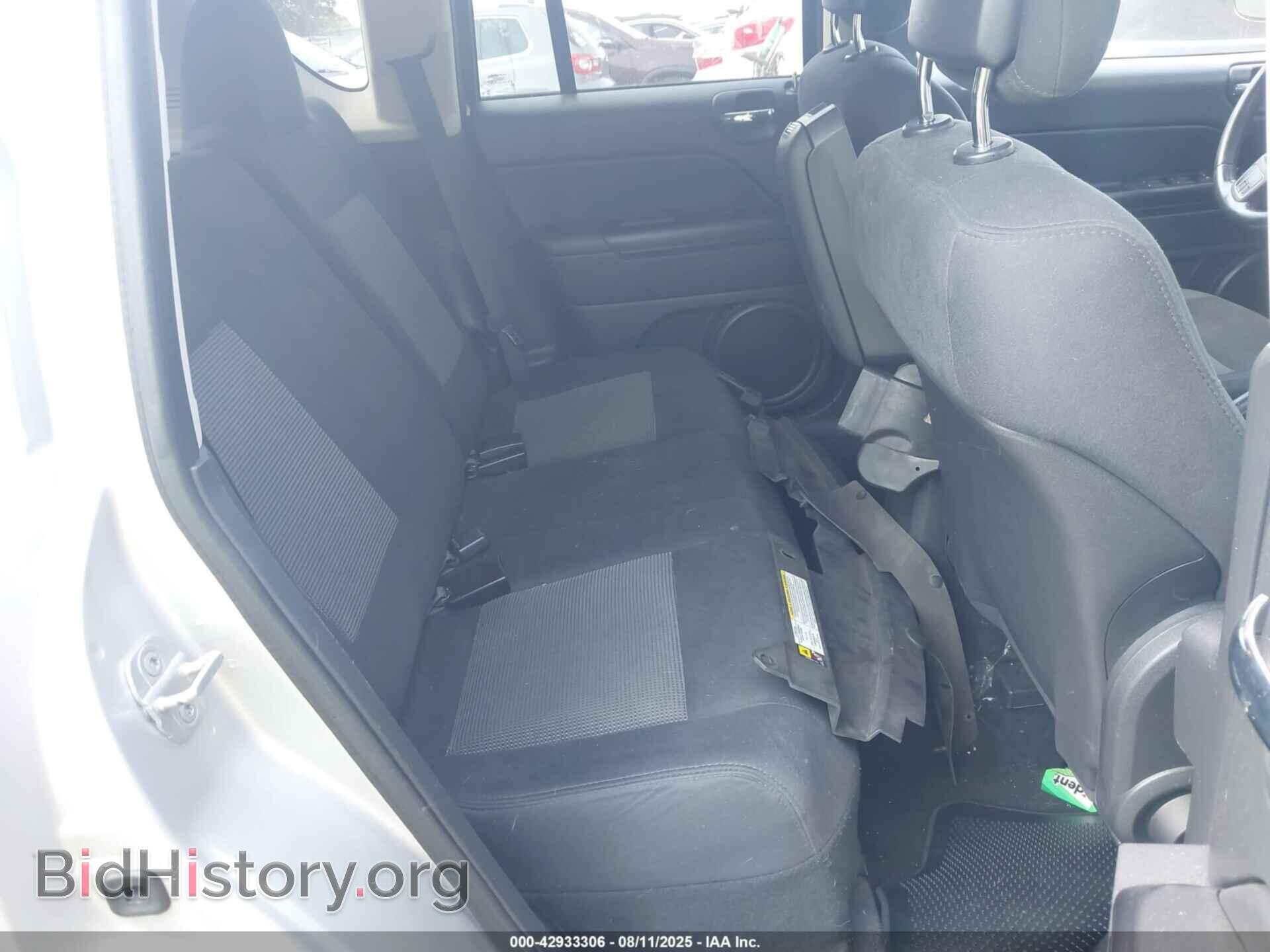 2011 JEEP COMPASS - VIN: 1J4NF1FB0BD271732 - Photo 8