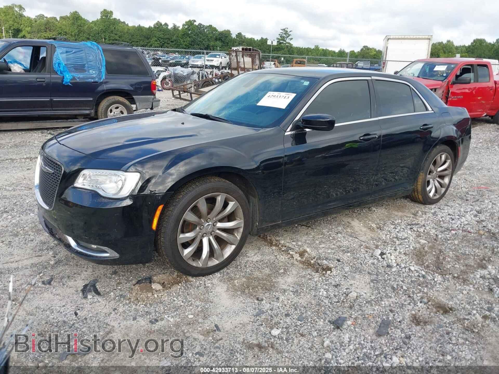 2017 CHRYSLER 300 - VIN: 2C3CCAAG4HH585750 - Фото 2