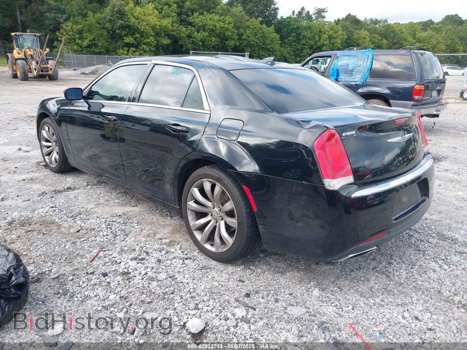 2017 CHRYSLER 300 - VIN: 2C3CCAAG4HH585750 - Фото 3